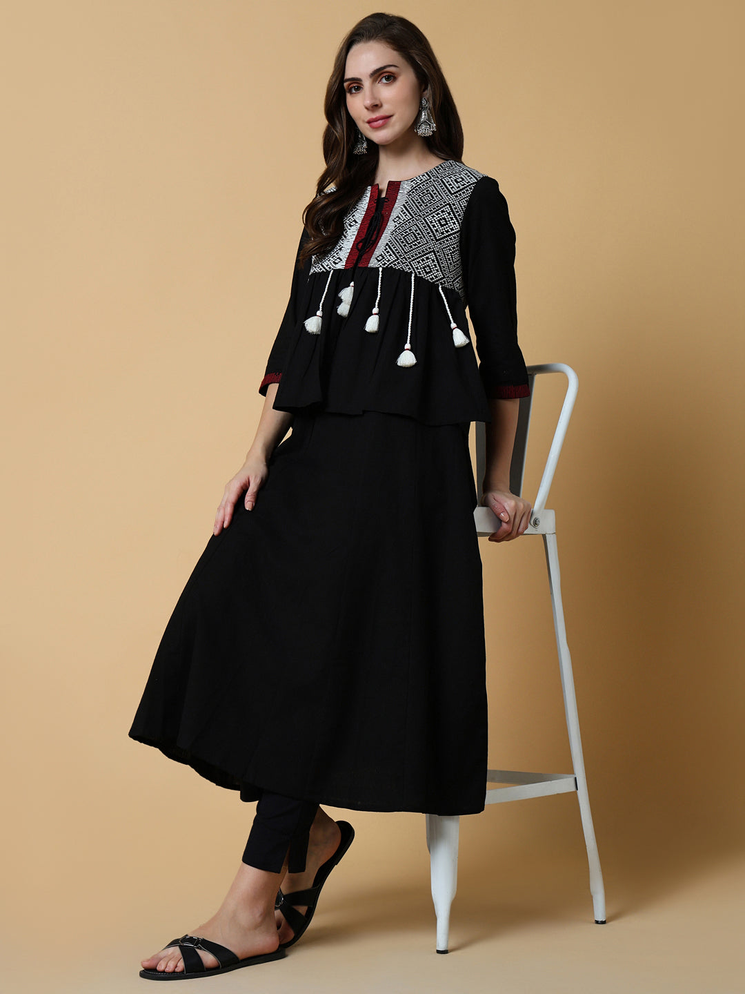 Women Black Graphic A-Line Kurta with Shrug