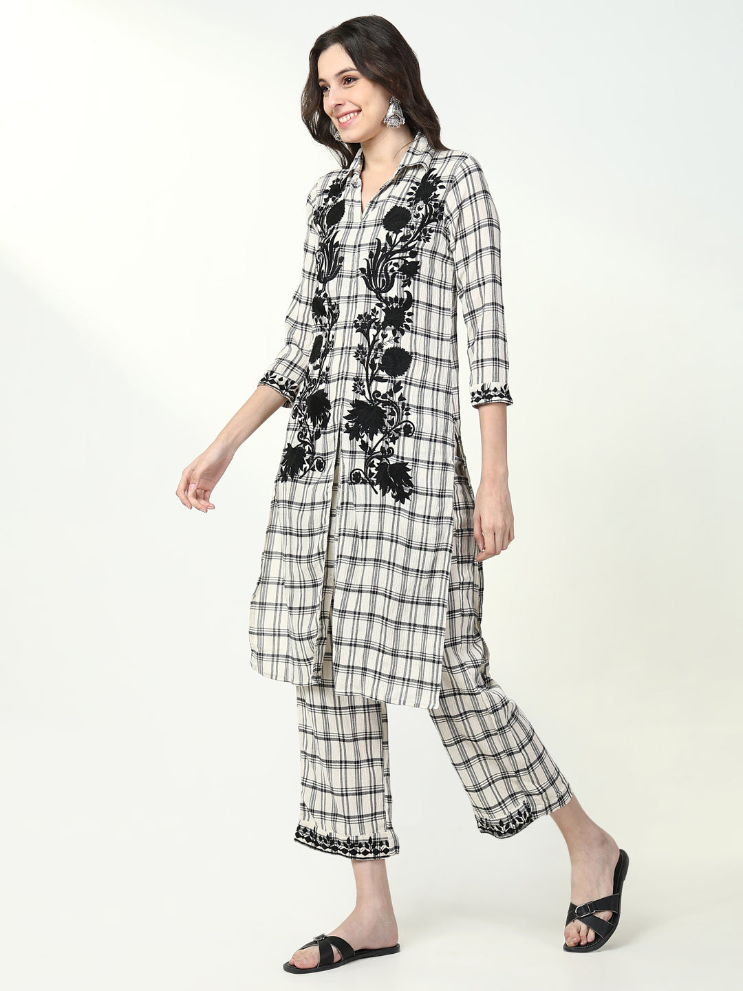 Women Checked Off White Straight Kurta Set with Dupatta