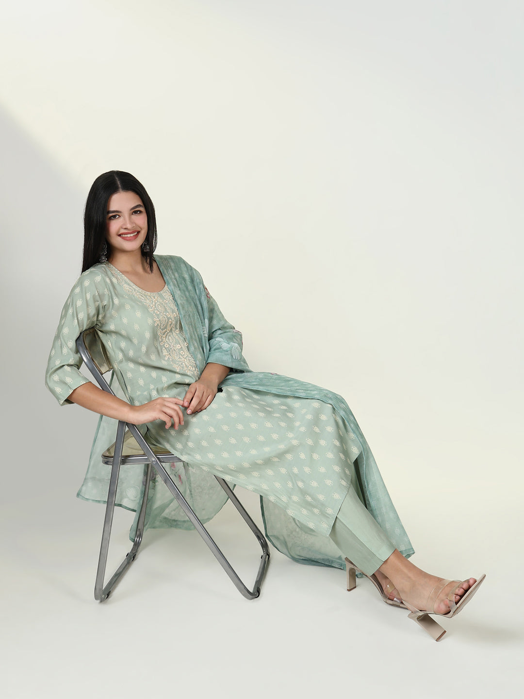 Women Graphic Green Kurta Set with Dupatta