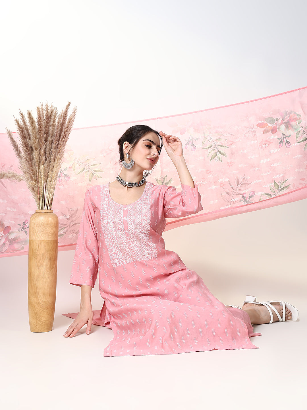 Women Printed Pink Straight Kurta Set with Dupatta