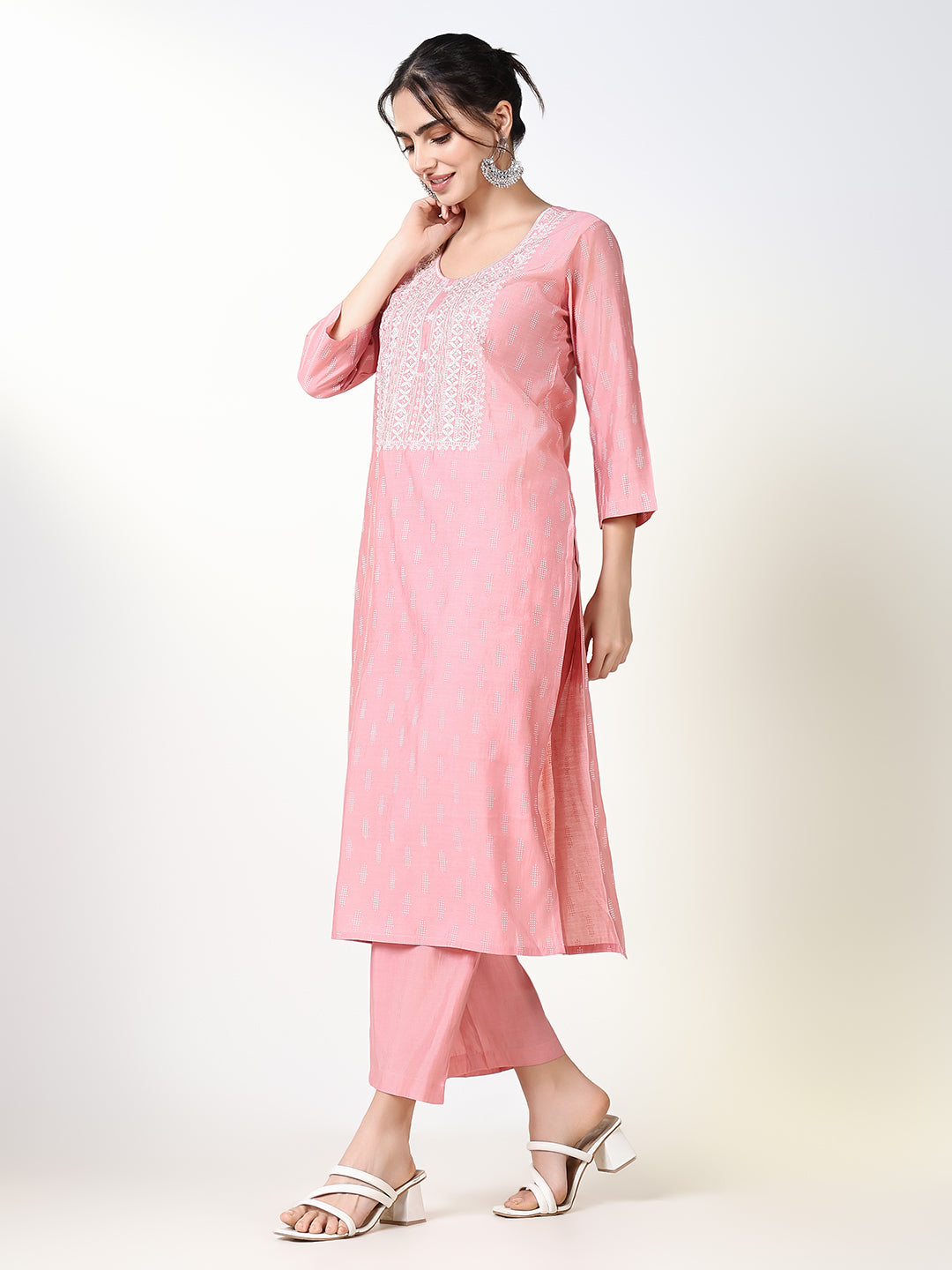 Women Printed Pink Straight Kurta Set with Dupatta