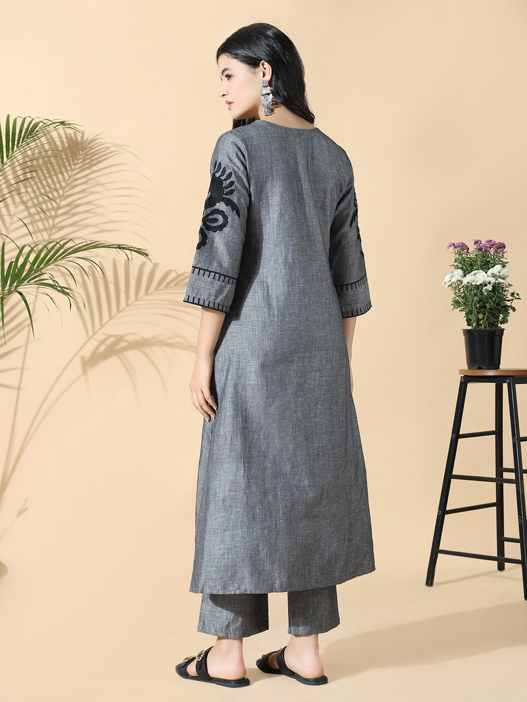 Women Floral A-Line Embroidered Grey Kurta Set