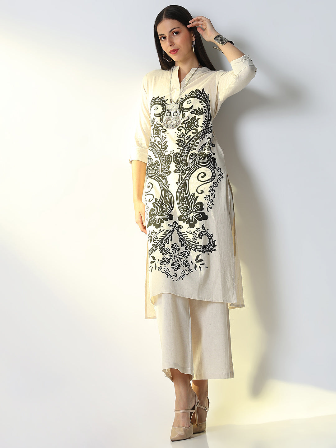 Women Off White Graphic Straight Kurta Set