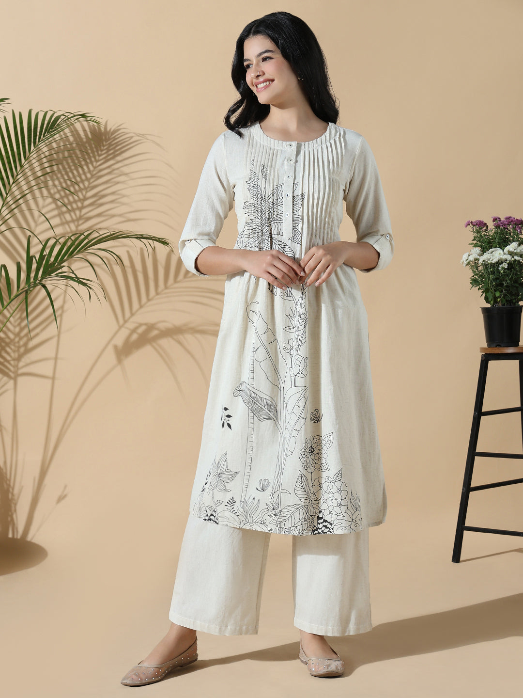 Women Cotton Floral Straight Off White Kurta Set