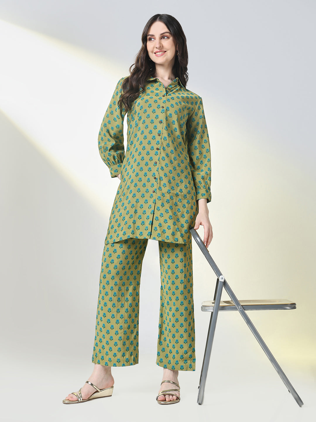 Women Green Graphic Straight Kurta Set