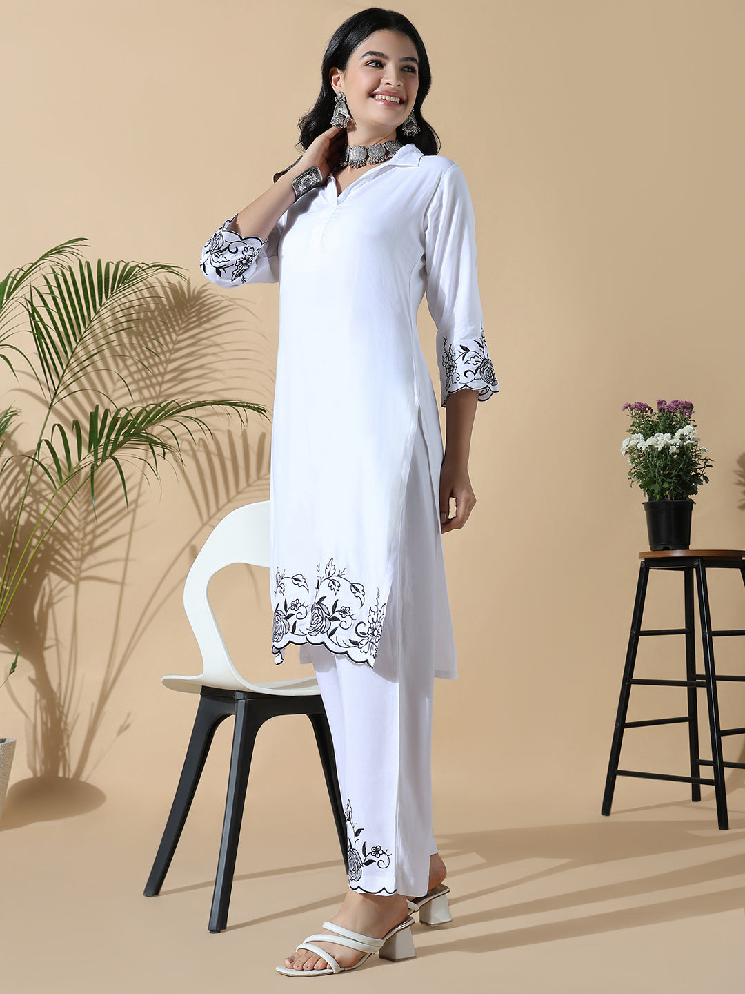 Women Solid Straight Thread Work White Kurta Set