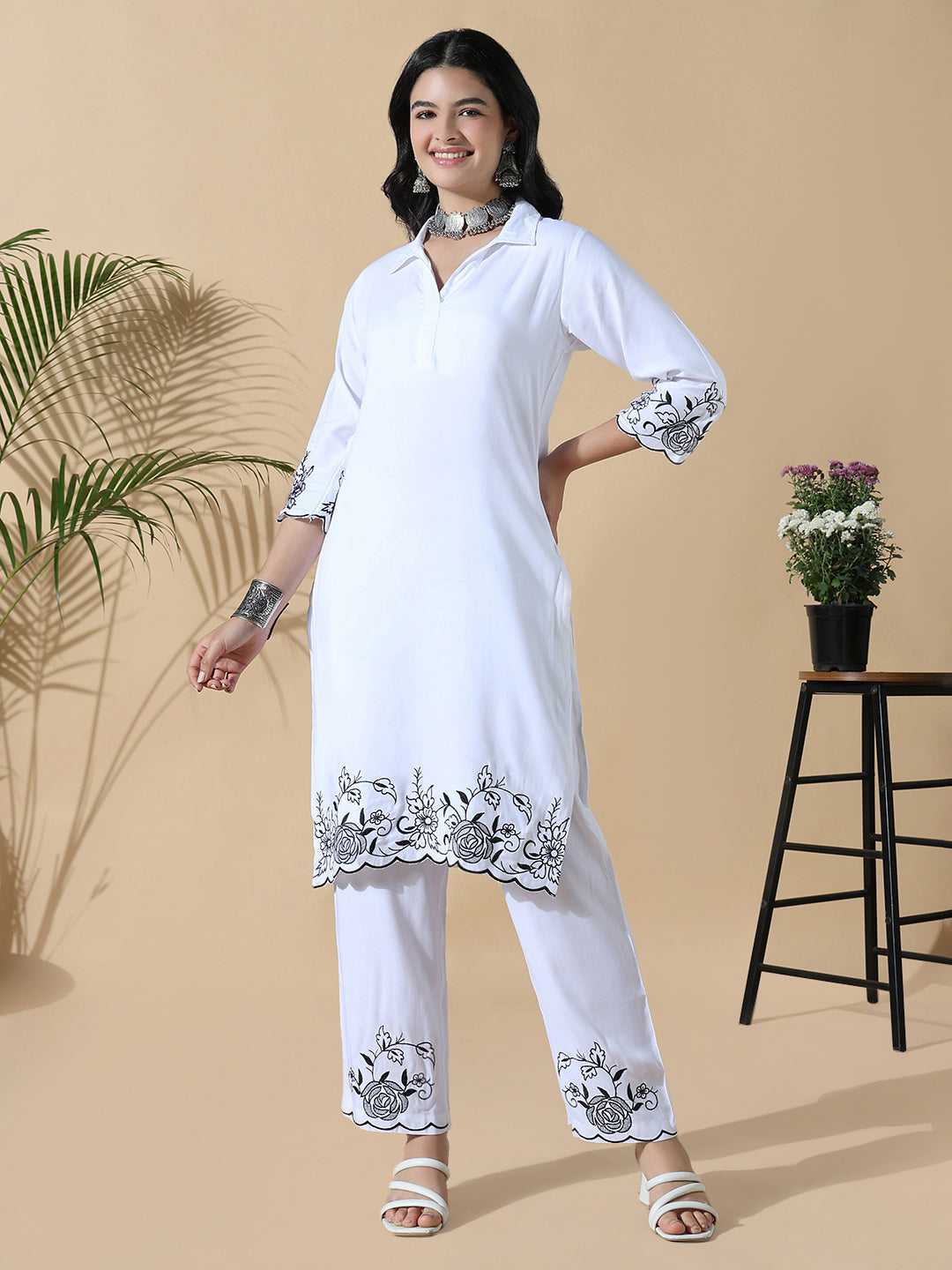 Women Solid Straight Thread Work White Kurta Set