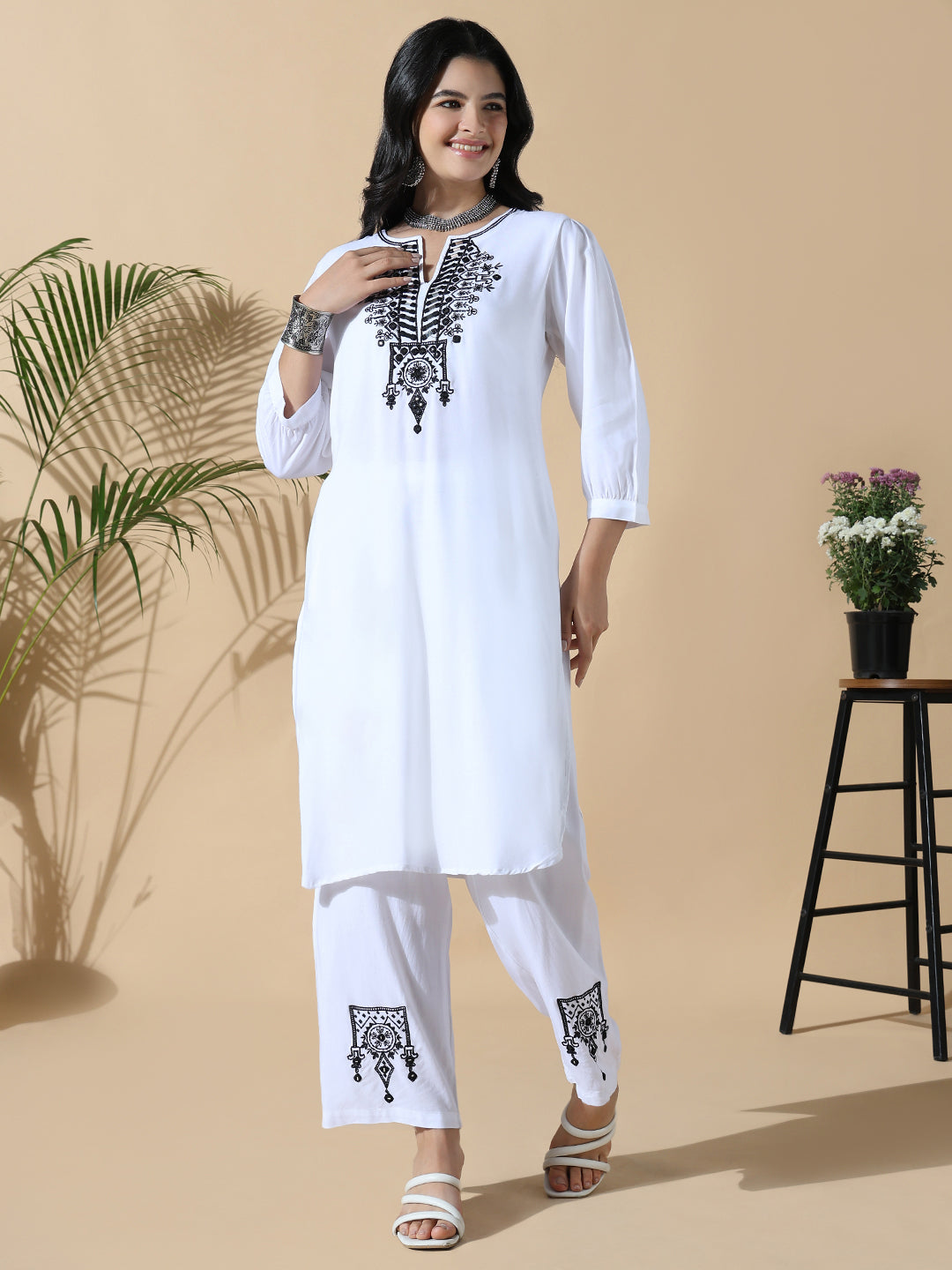 Women Solid Straight Thread Work White Kurta Set