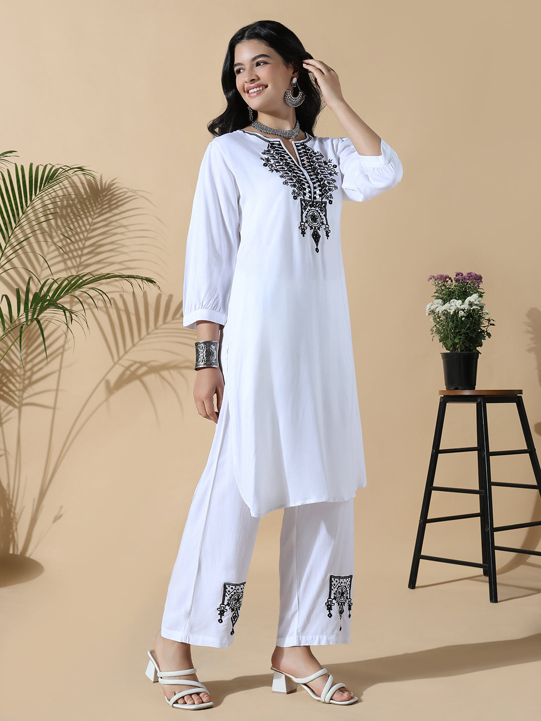 Women Solid Straight Thread Work White Kurta Set