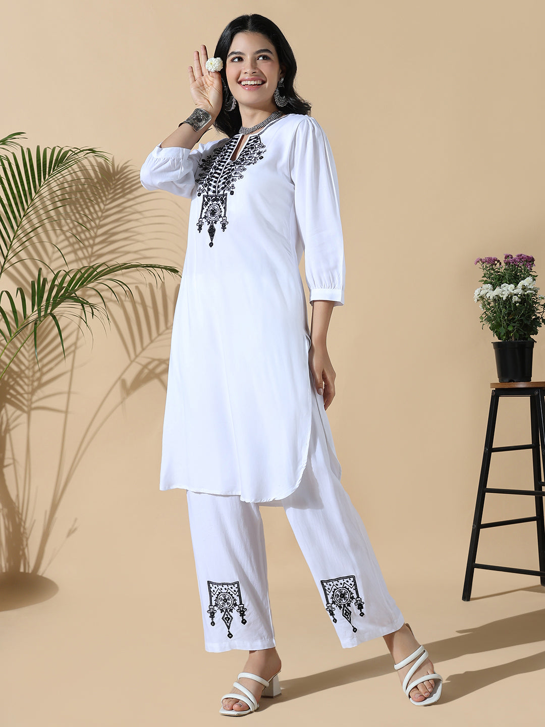 Women Solid Straight Thread Work White Kurta Set