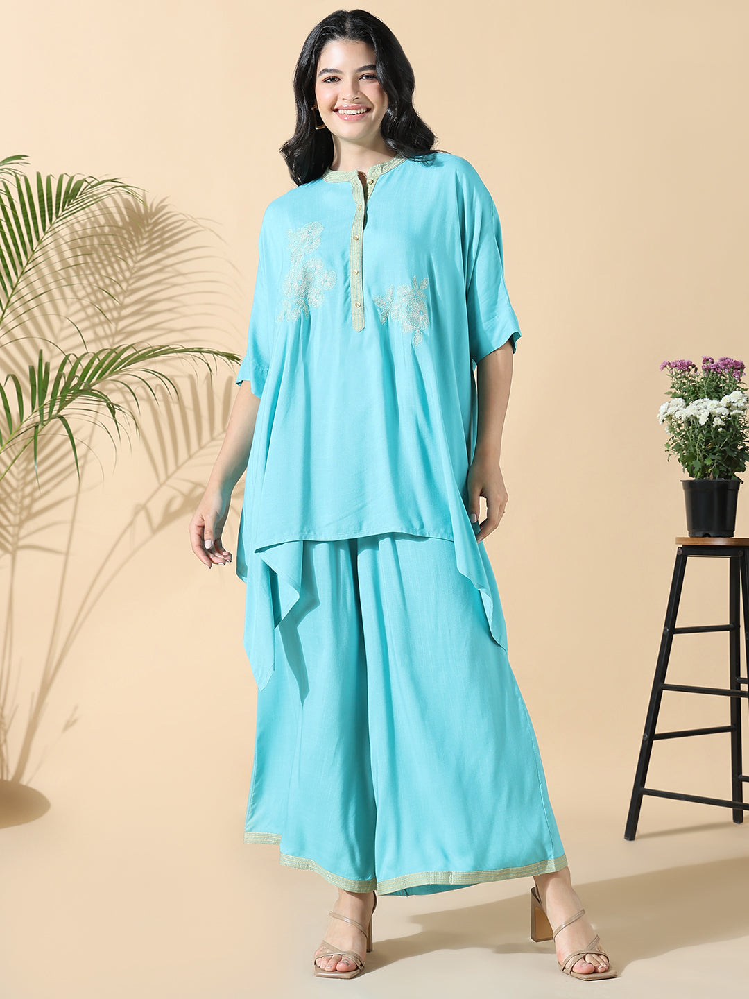 Women Solid Kaftan Embroidered Blue Kurta with Palazzos