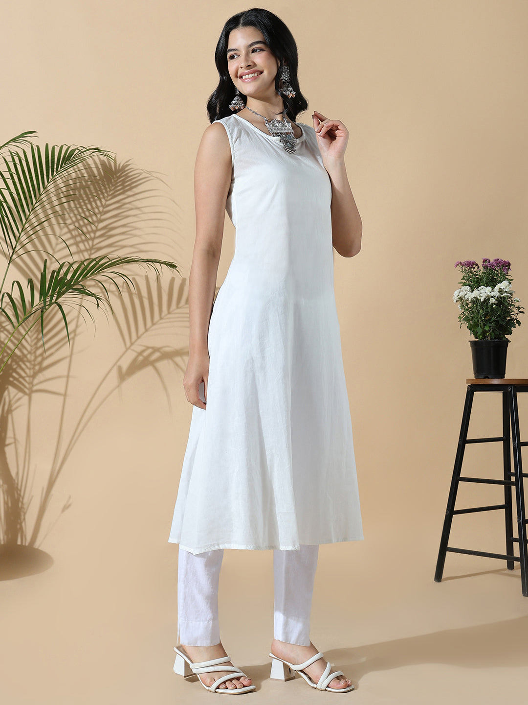 Women White Solid Cotton Anarkali Kurta with Inner