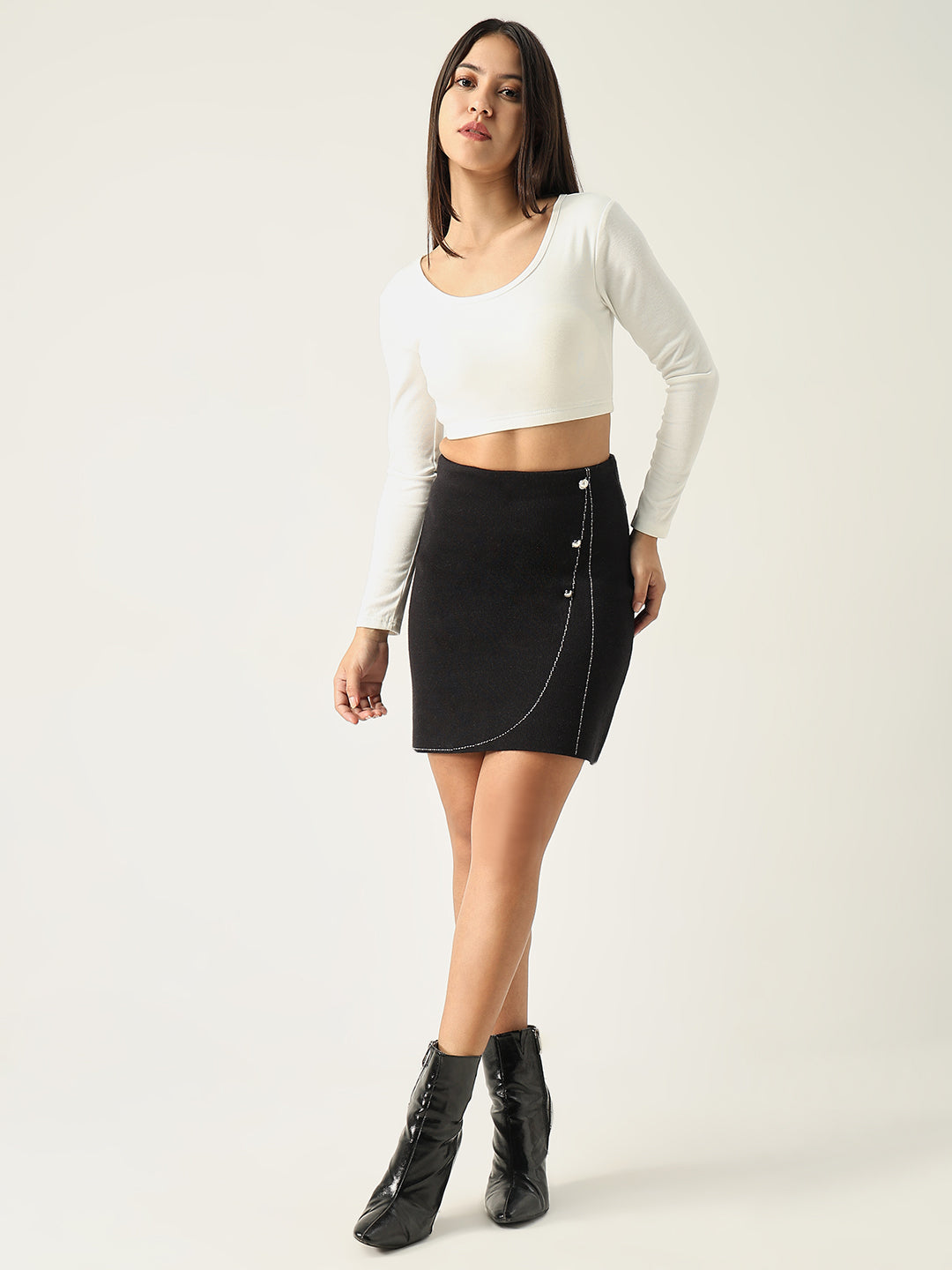 Women's Solid Off White Fitted Crop Top