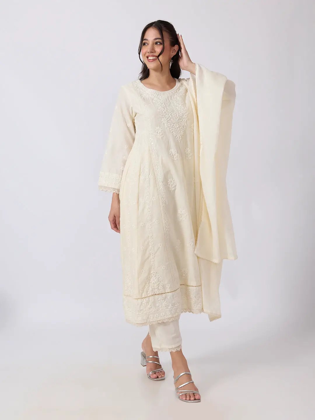Women's Floral Embroidered Cream Anarkali Kurta Pant Set with Lace Detailing