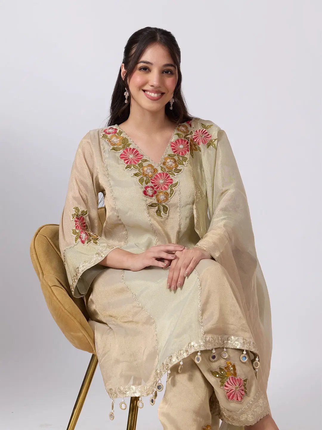 Women's Beige Floral Embellished Kurta Set With Dupatta