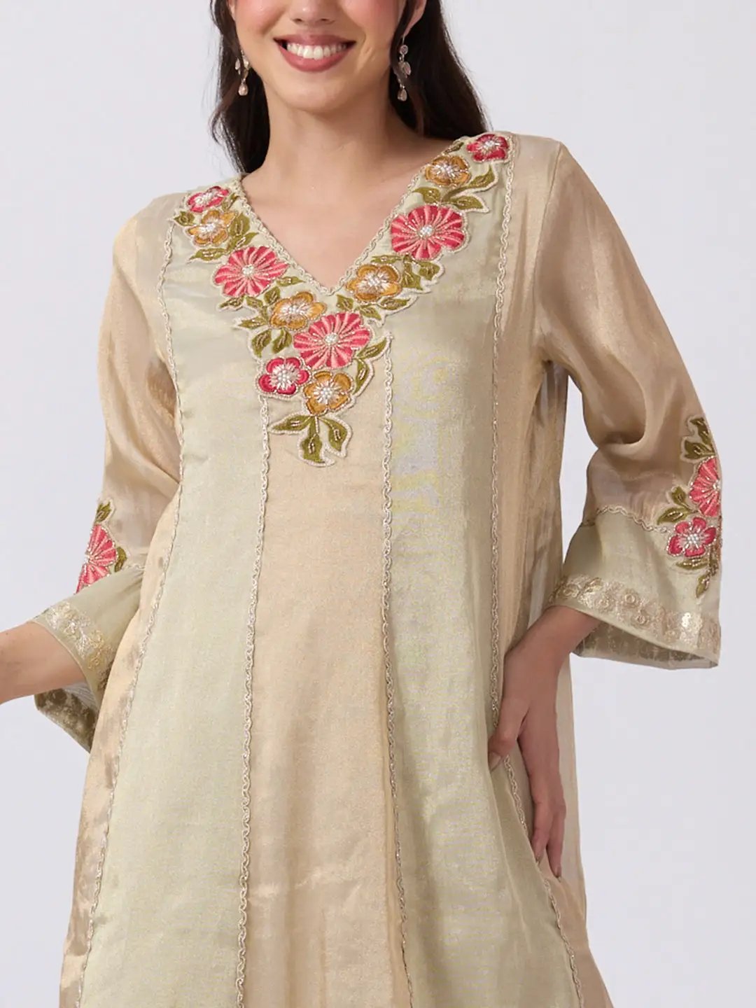 Women's Beige Floral Embellished Kurta Set With Dupatta