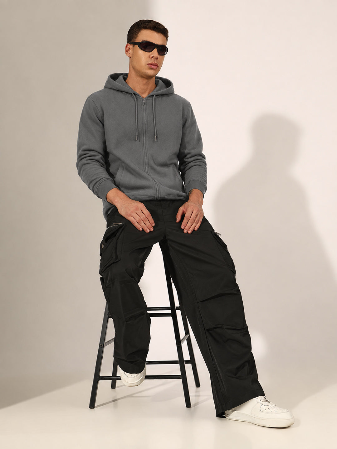 Men’s Grey 360 GSM Hooded Zip-Up Sweatshirt with Drawstring and Pockets