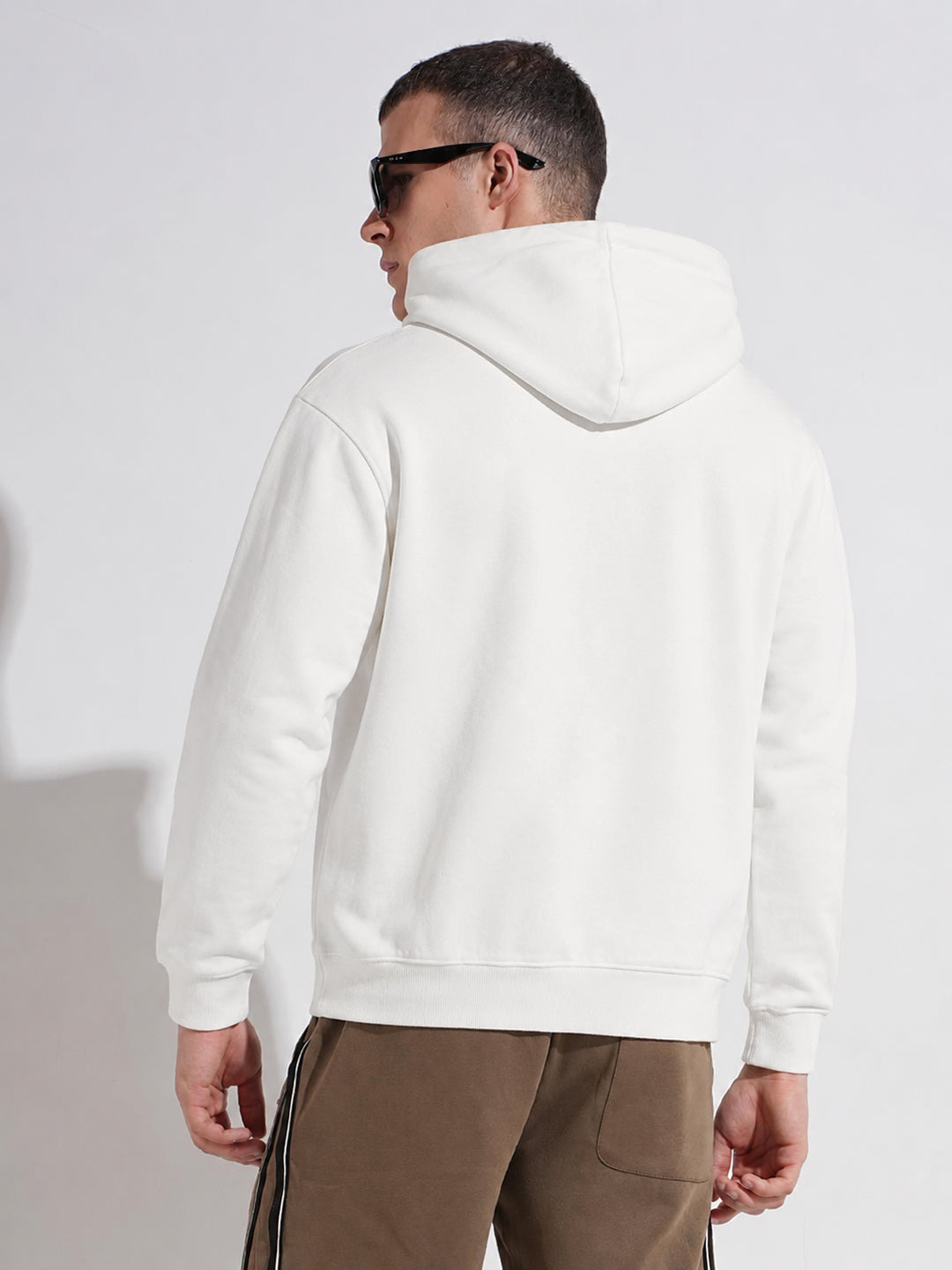 Men’s White 360 GSM Hooded Zip-Up Sweatshirt with Drawstring and Pockets