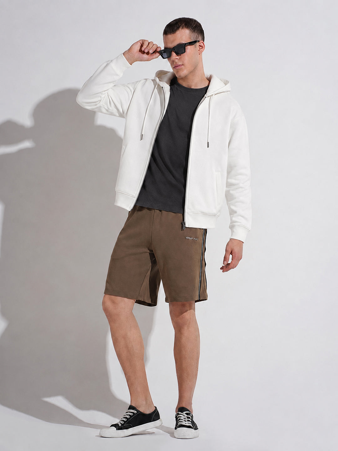 Men’s White 360 GSM Hooded Zip-Up Sweatshirt with Drawstring and Pockets