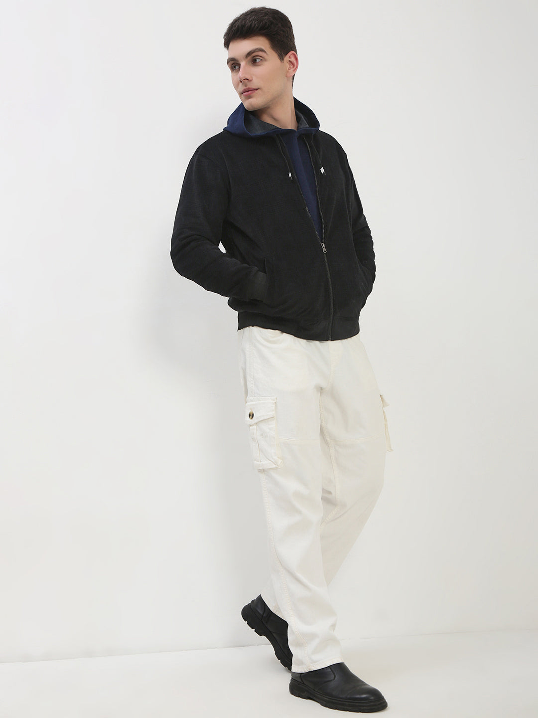 Men's Black Solid Sweatshirt