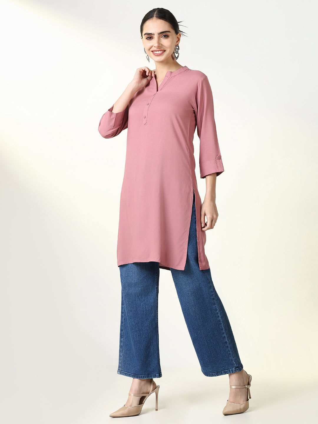 Women Mauve Solid Straight Kurti