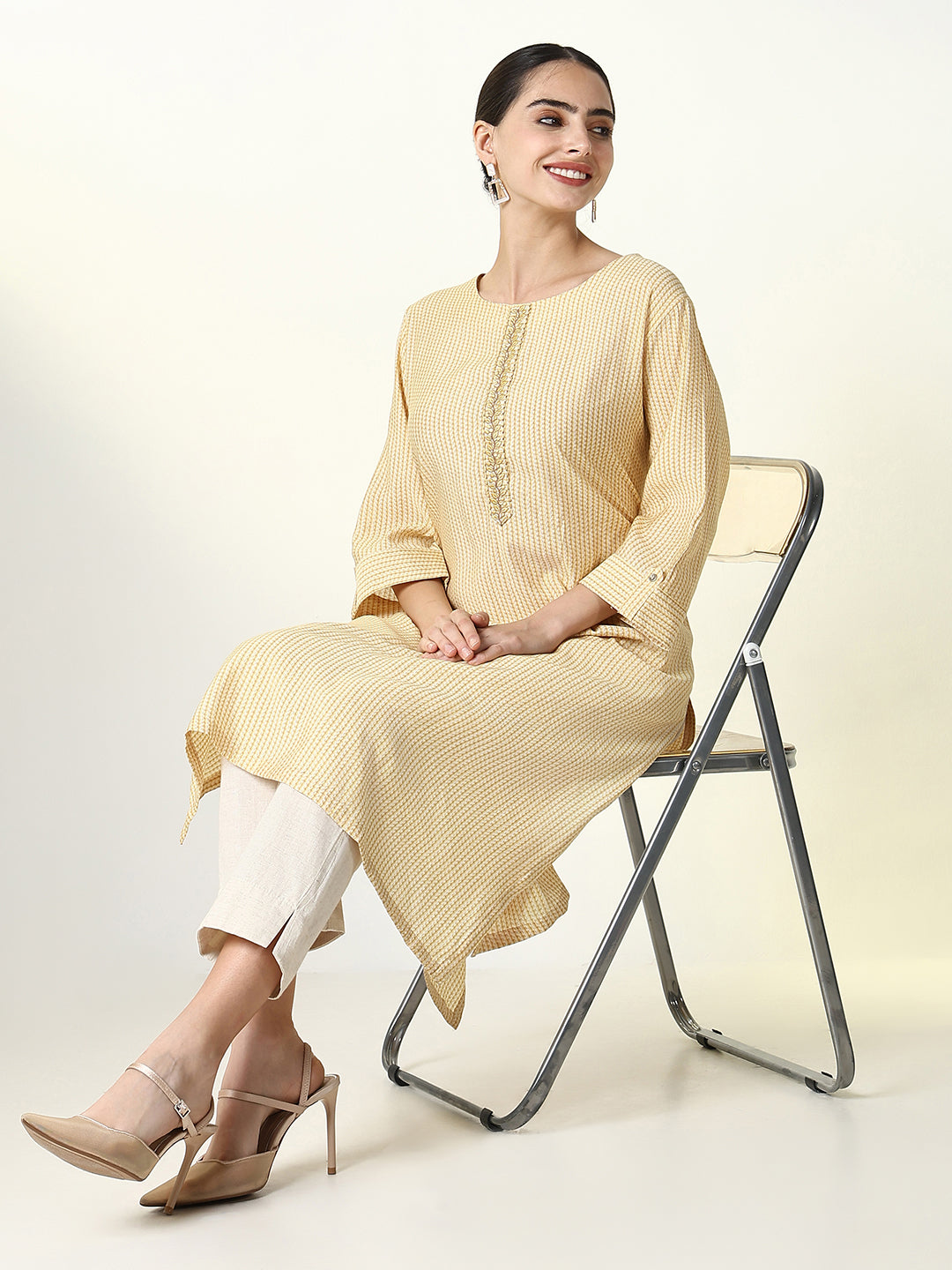 Women Yellow Geometric Straight Kurta