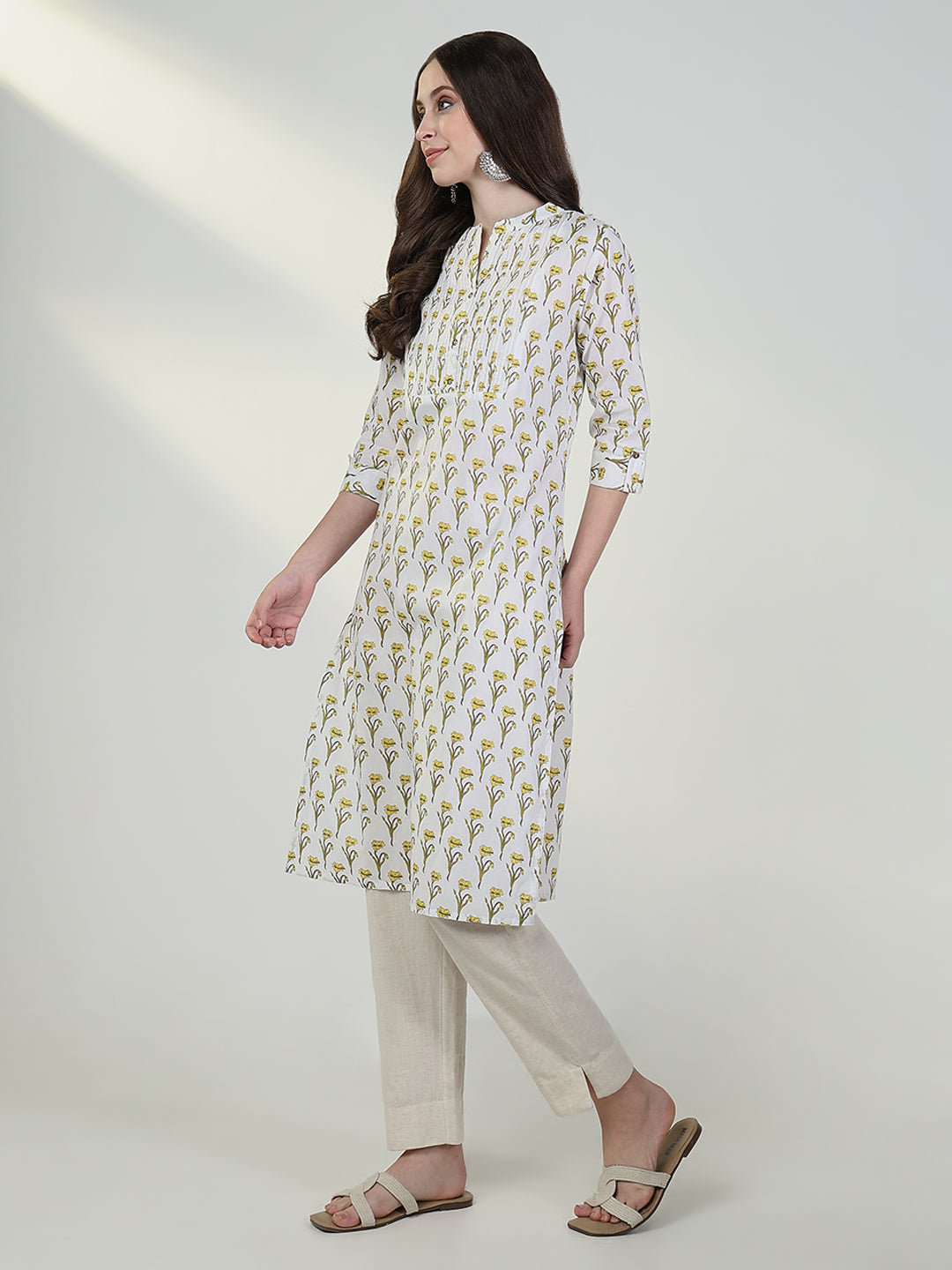 Women Cream Floral Straight Kurta