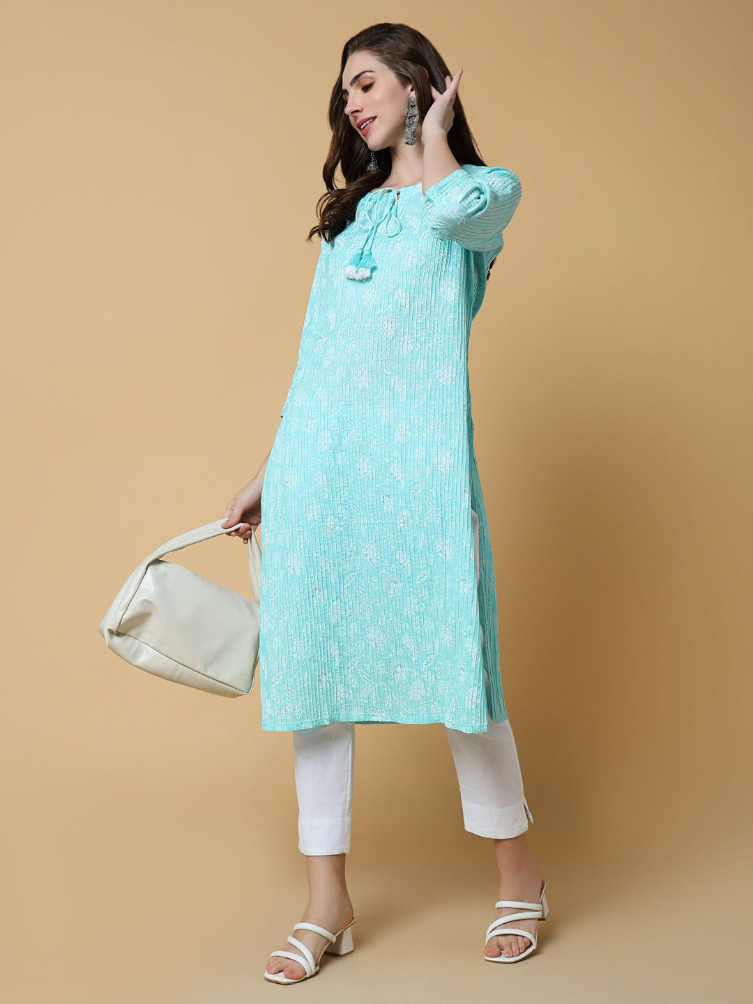 Women Blue Floral Straight Kurta