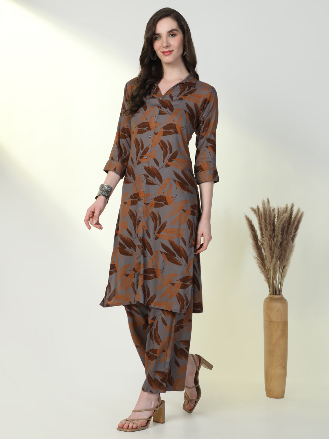 Women Brown Floral Straight Kurta Set