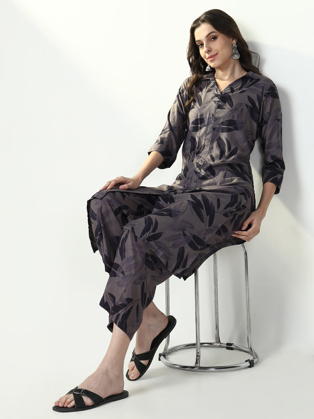 Women Floral Grey Straight Kurta Set