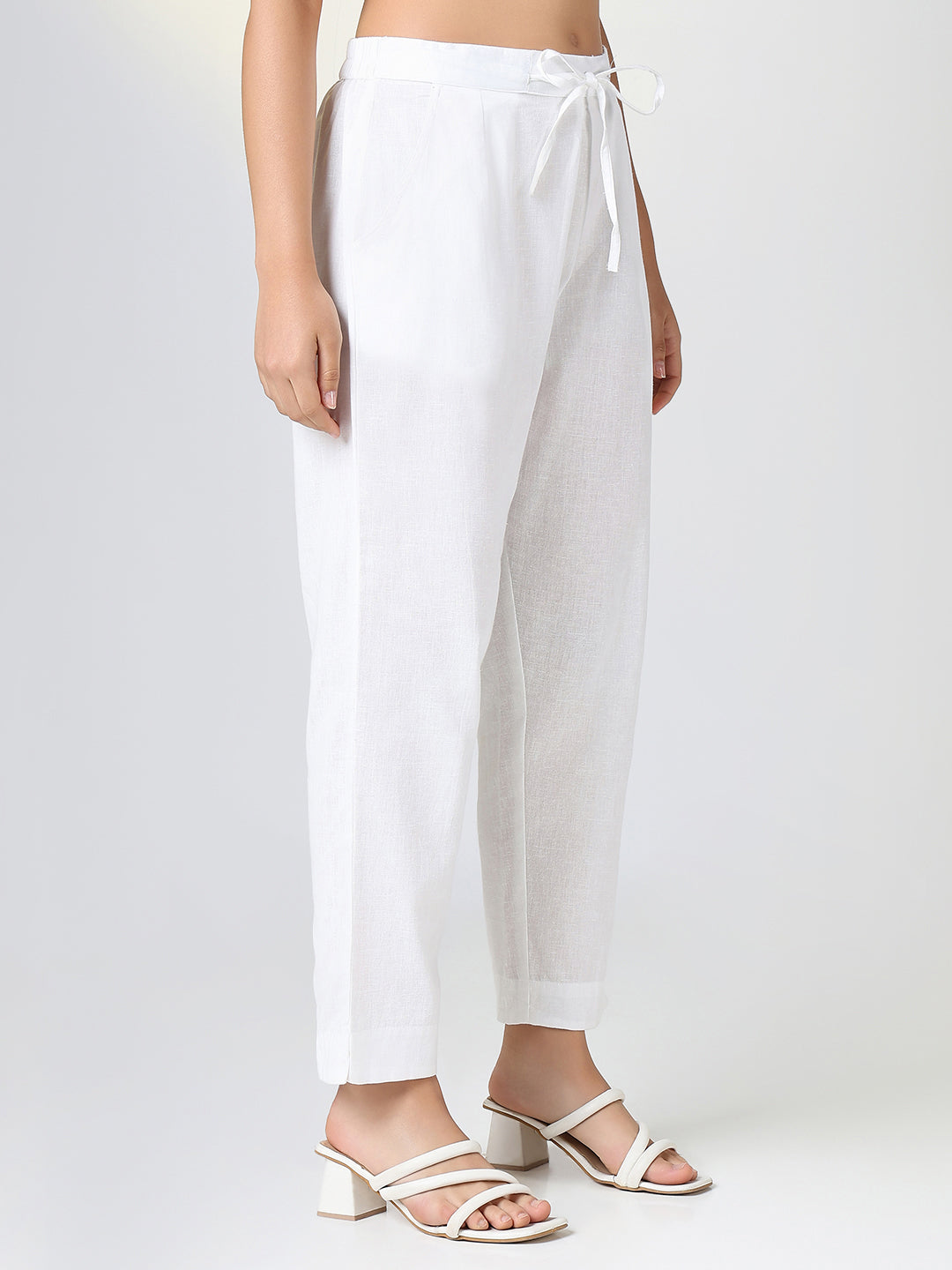 Women Solid White Slim Fit Trousers