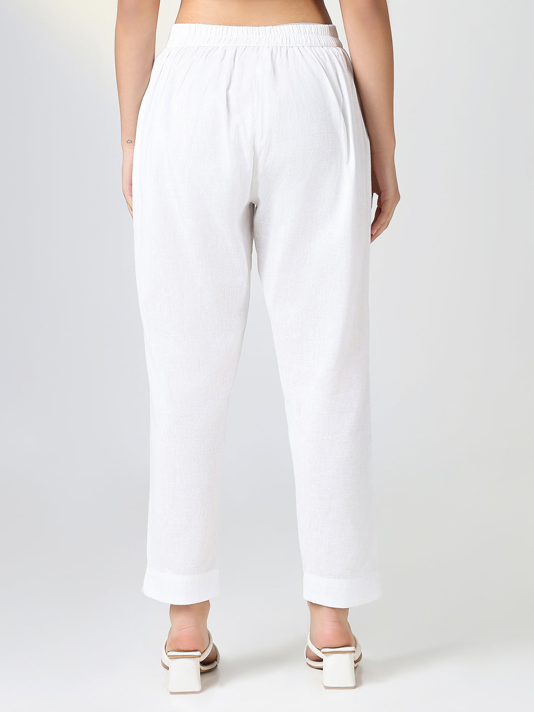 Women Solid White Slim Fit Trousers