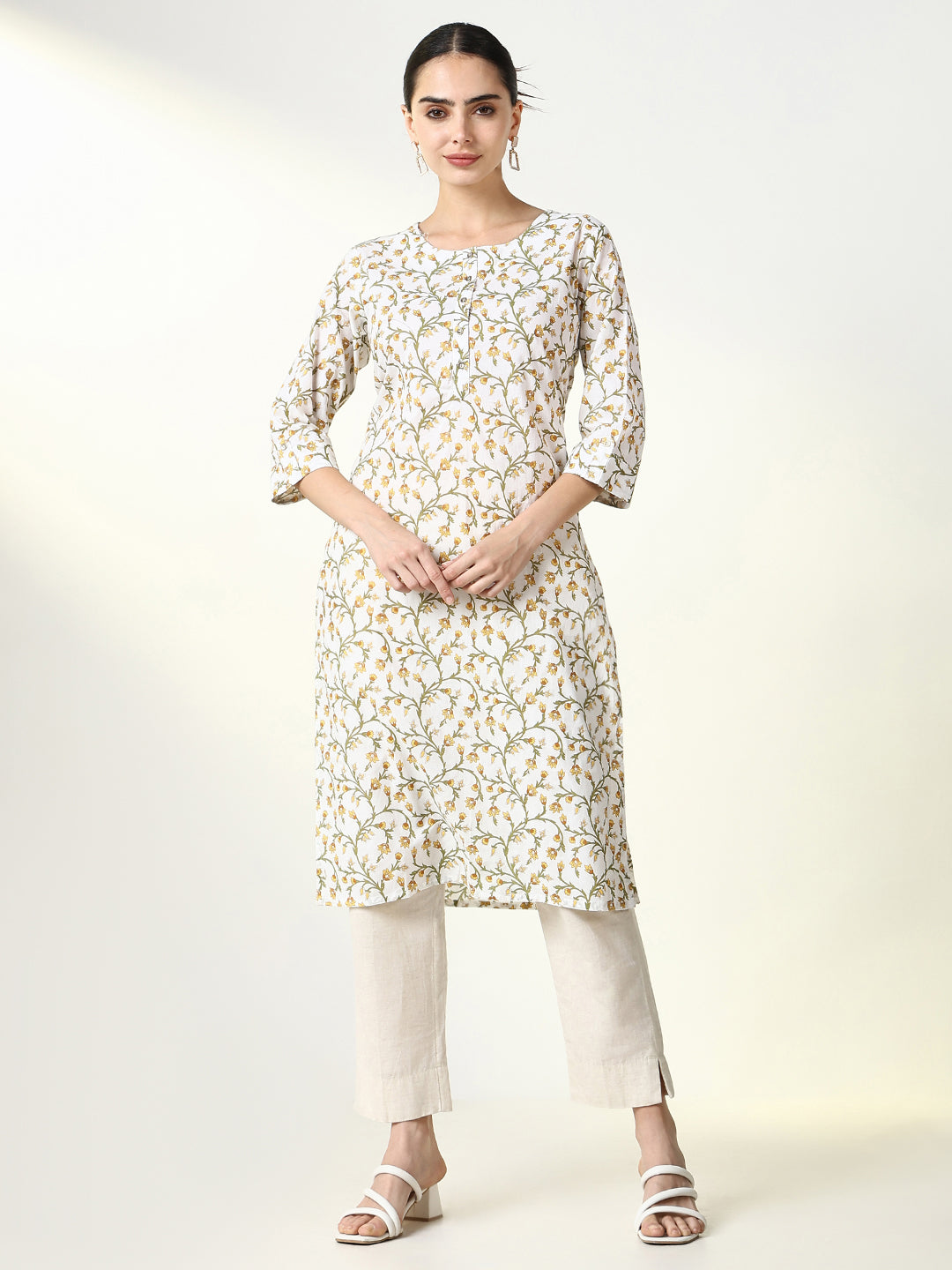 Women Off White Floral Straight Kurta