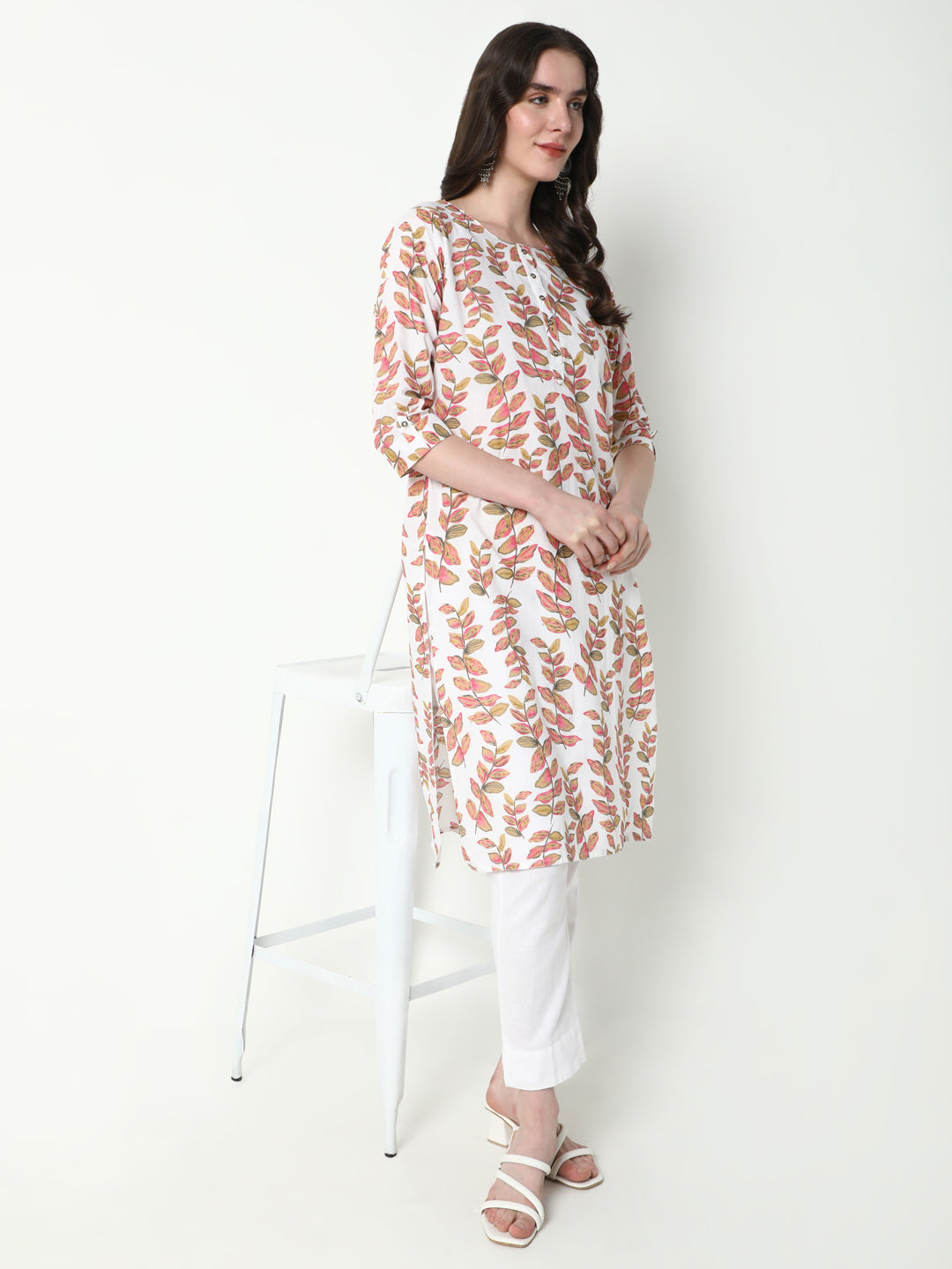 Women Peach Floral Straight Kurta