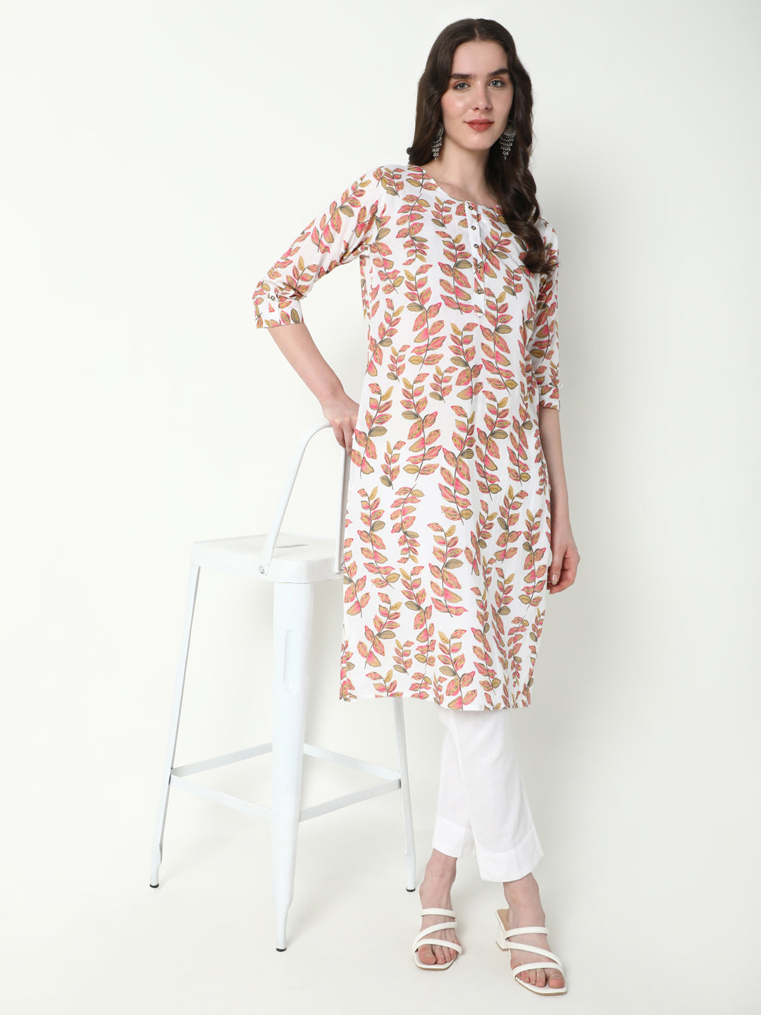 Women Peach Floral Straight Kurta