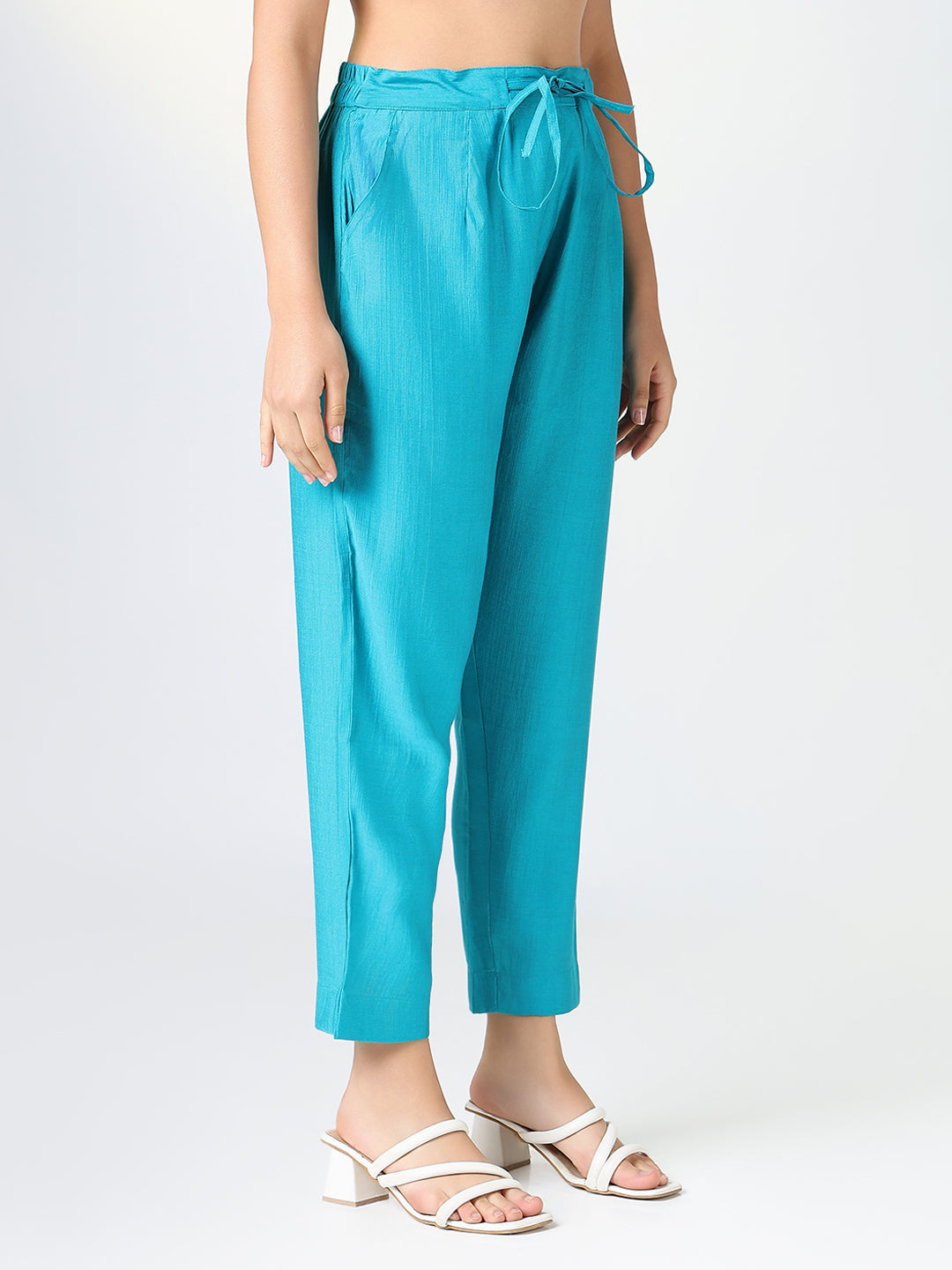 Women Solid Blue Slim Fit Trousers