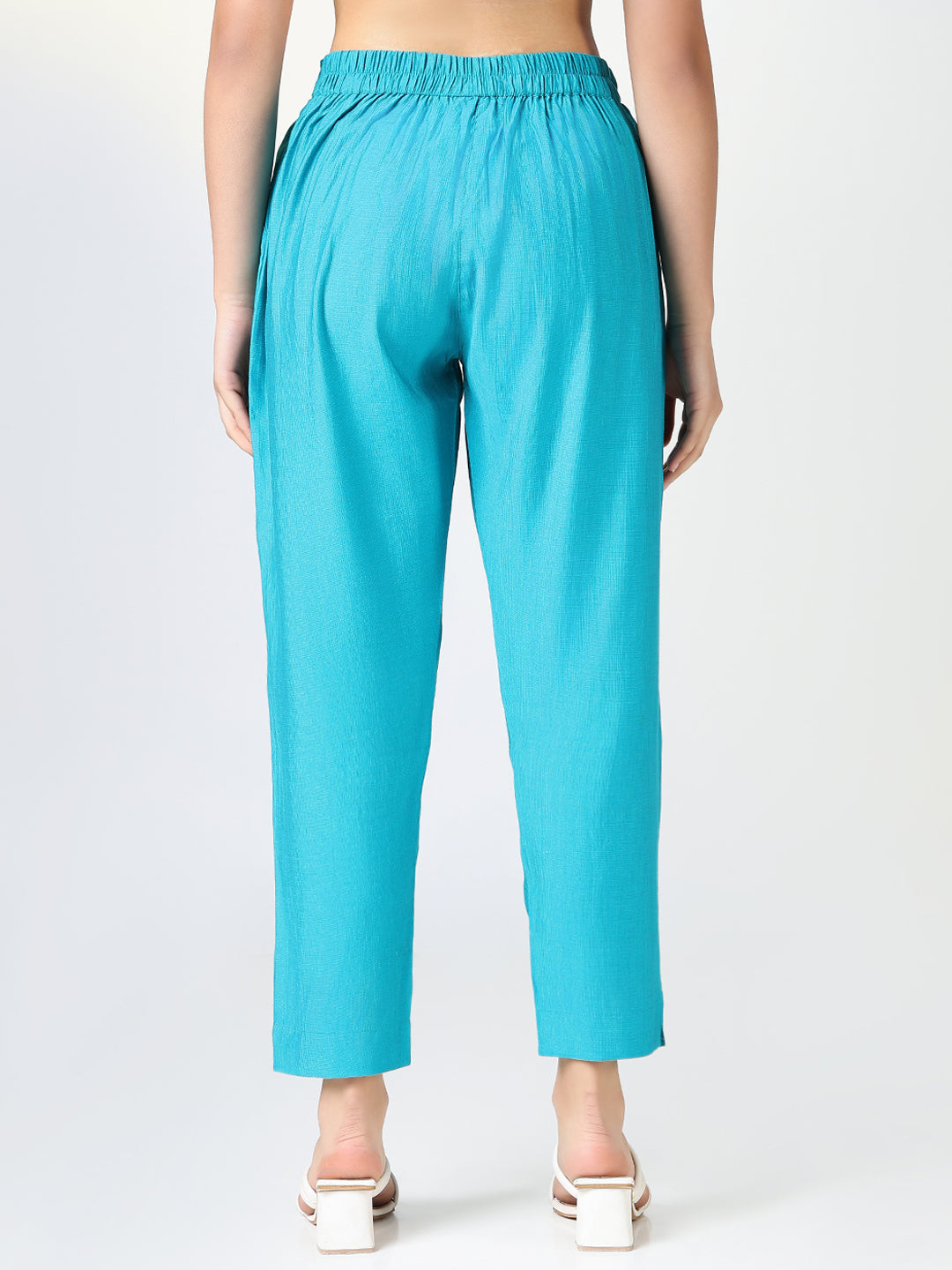 Women Solid Blue Slim Fit Trousers