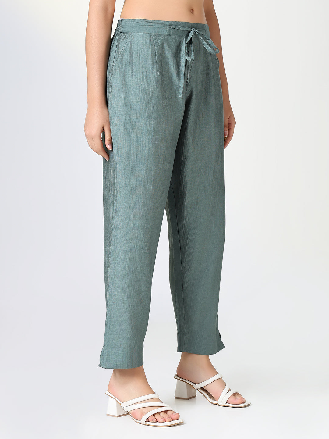 Women Solid Green Slim Fit Trousers