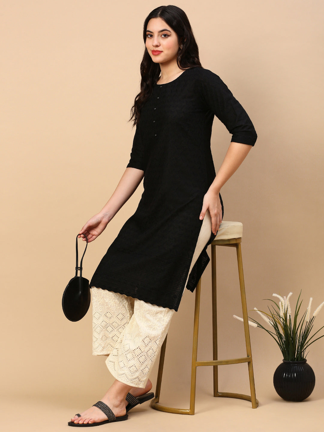 Women Black Solid Straight Kurta