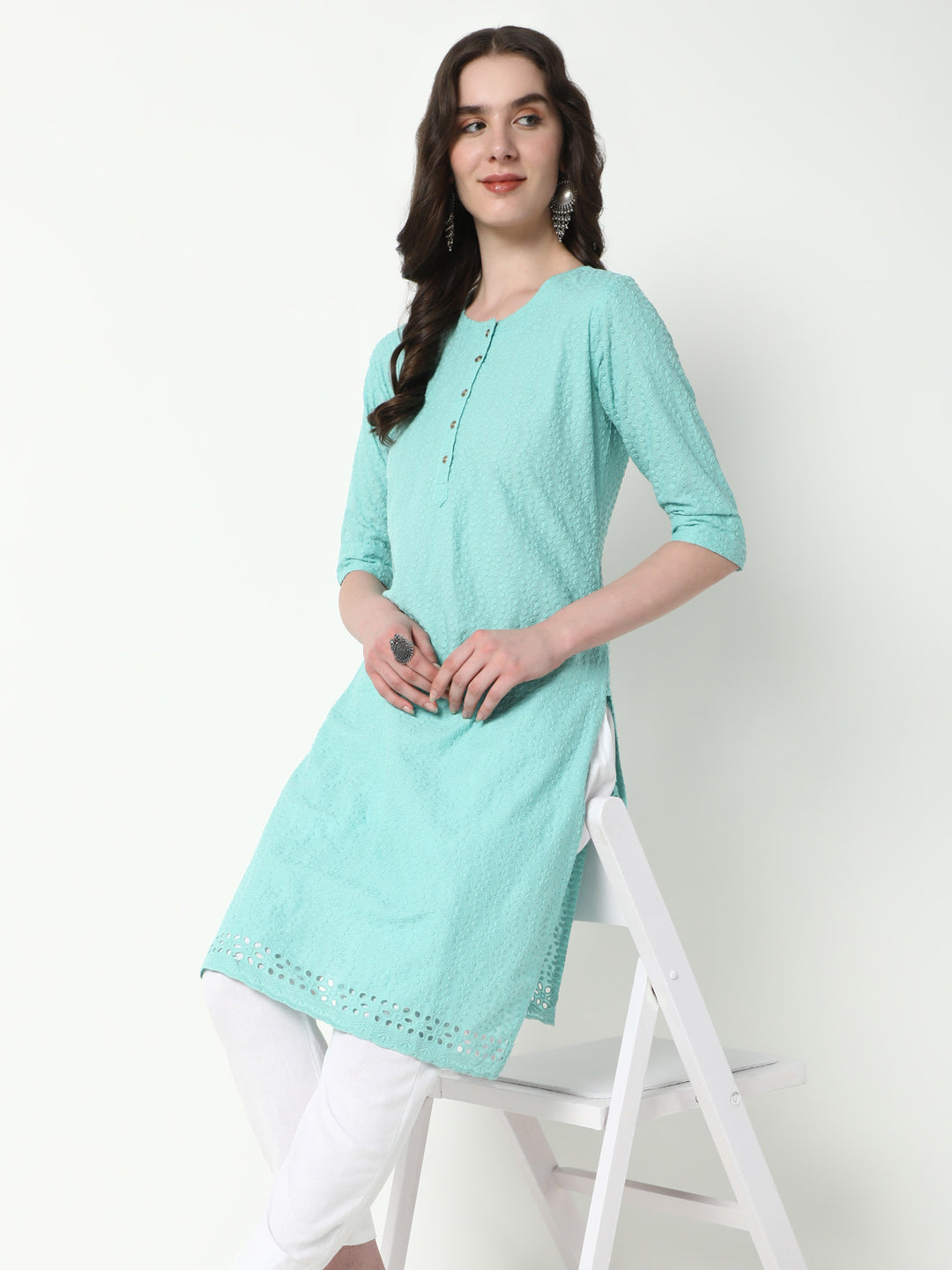 Women Green Embroidered Straight Kurta