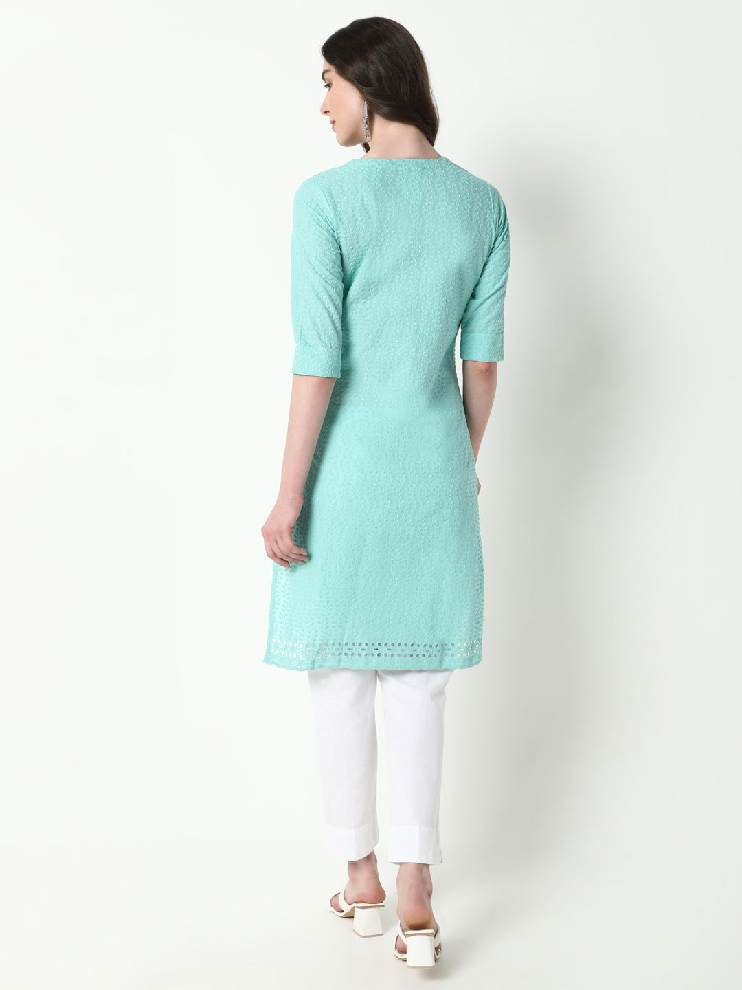 Women Green Embroidered Straight Kurta