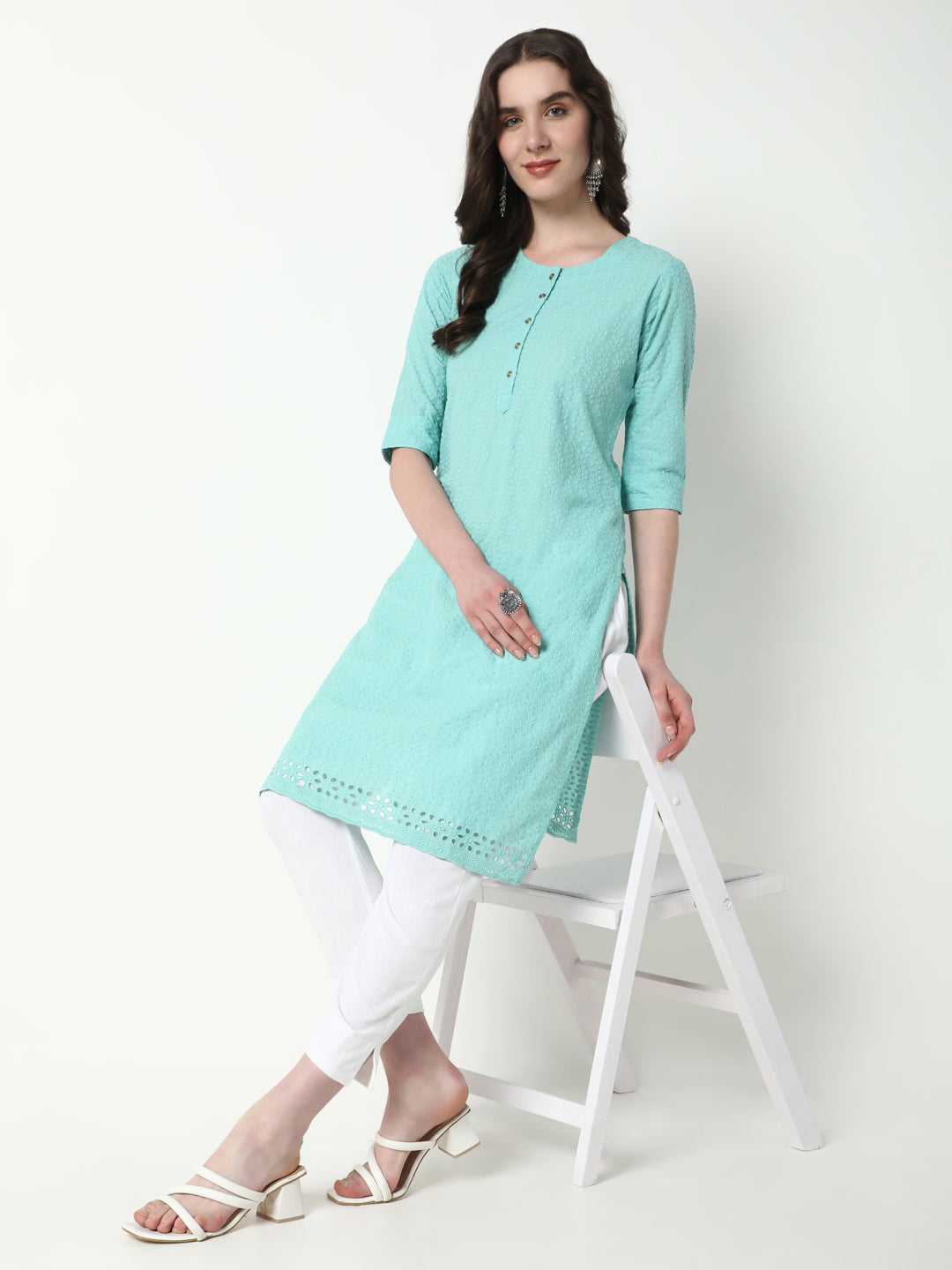 Women Green Embroidered Straight Kurta