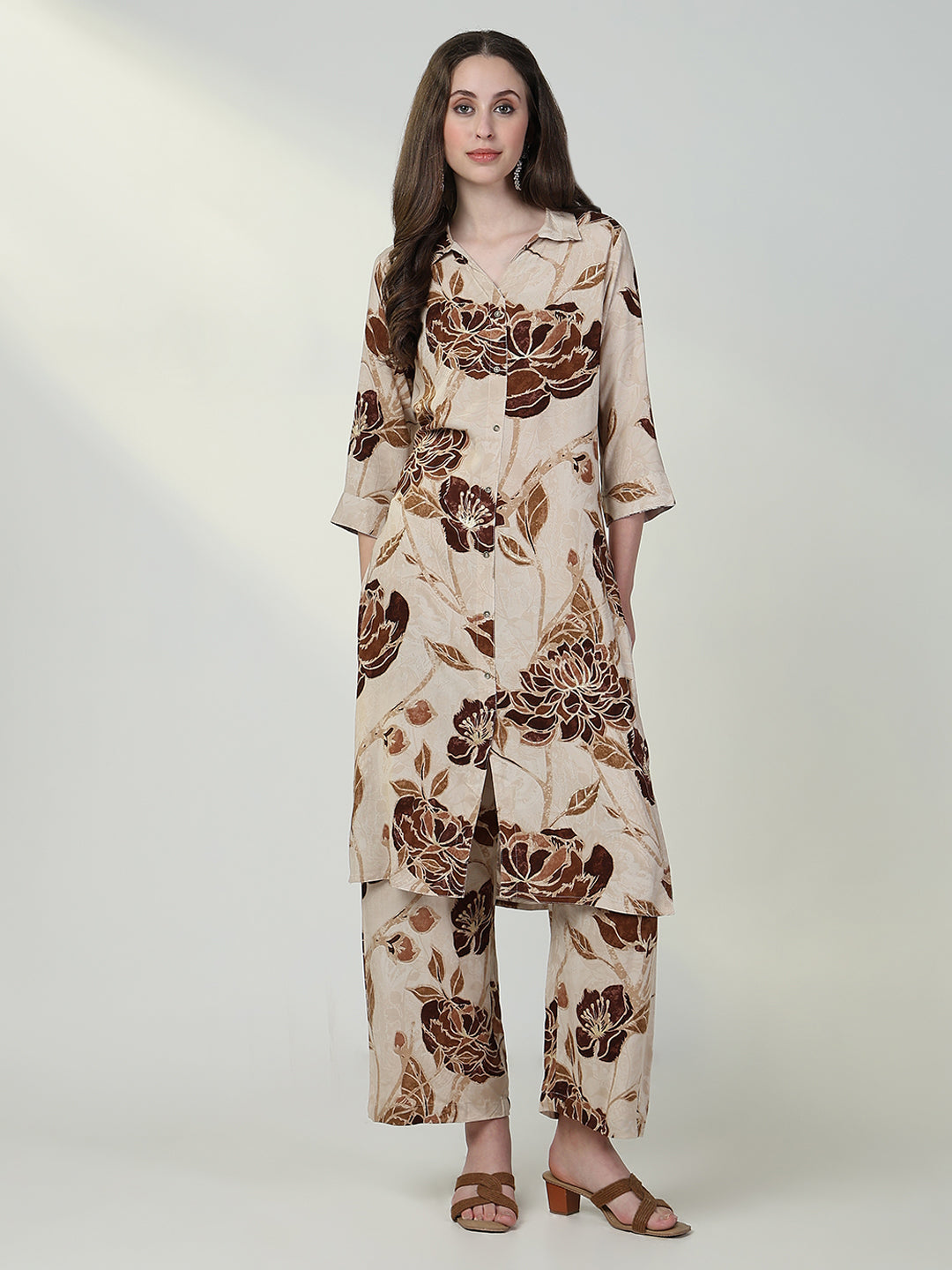 Women Floral Beige Straight Kurta Set