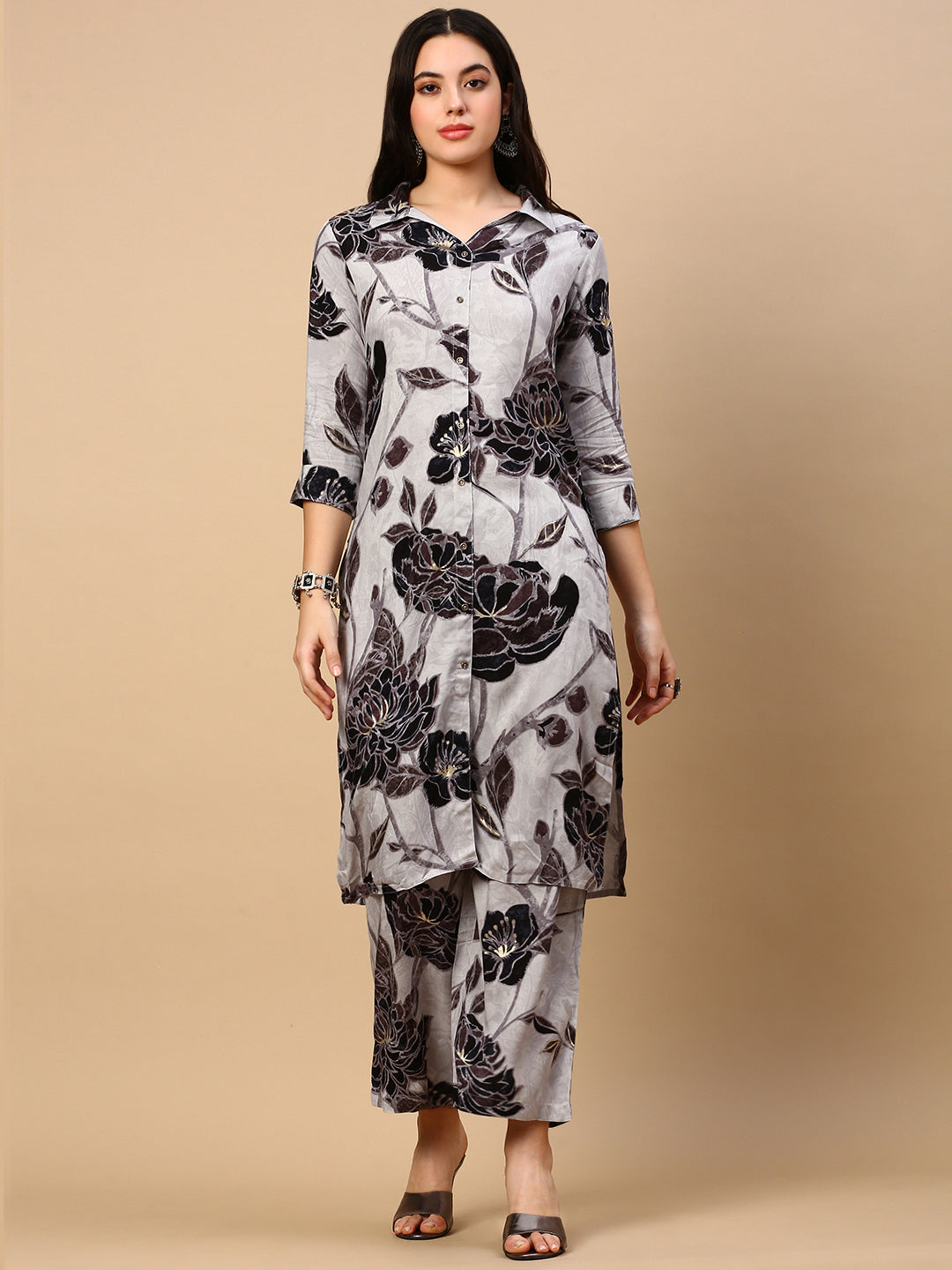 Women Floral Grey Straight Kurta Set