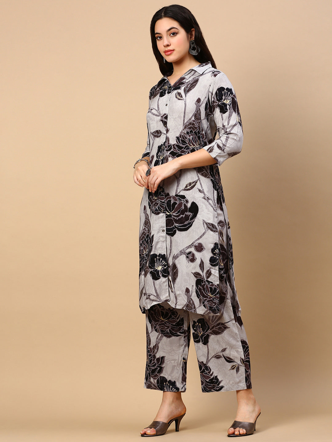 Women Floral Grey Straight Kurta Set