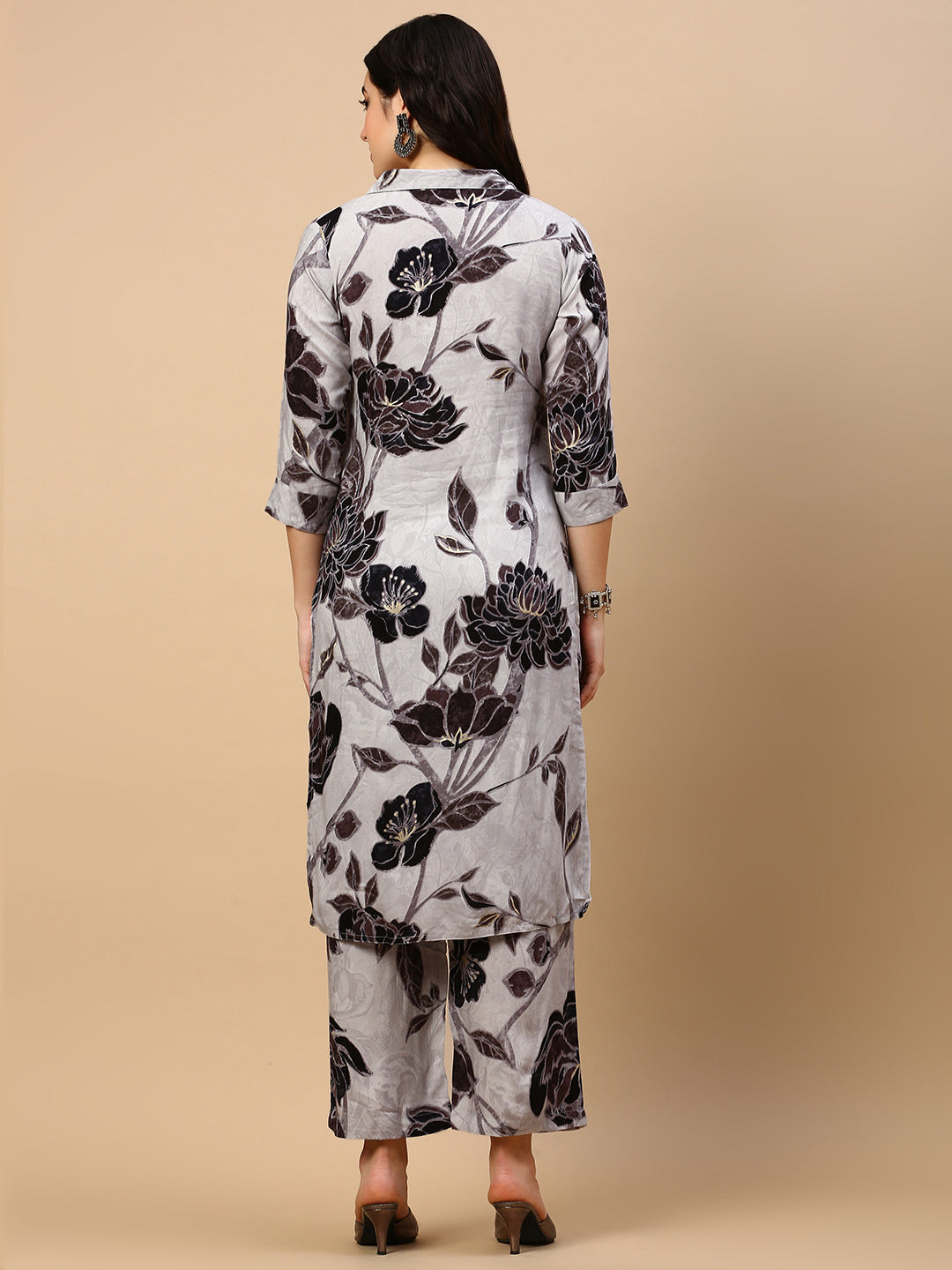 Women Floral Grey Straight Kurta Set