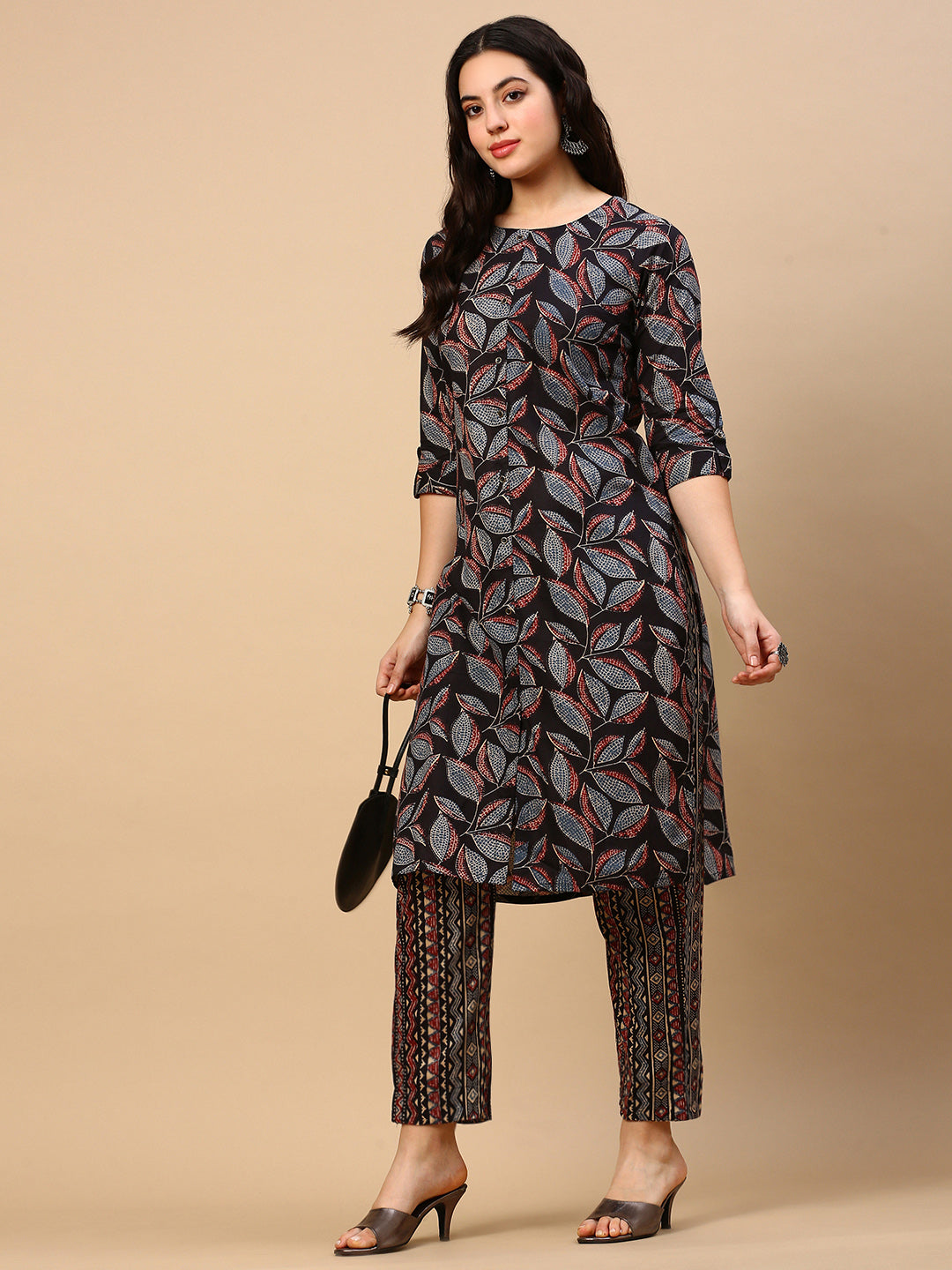 Women Floral Black Straight Kurta Set