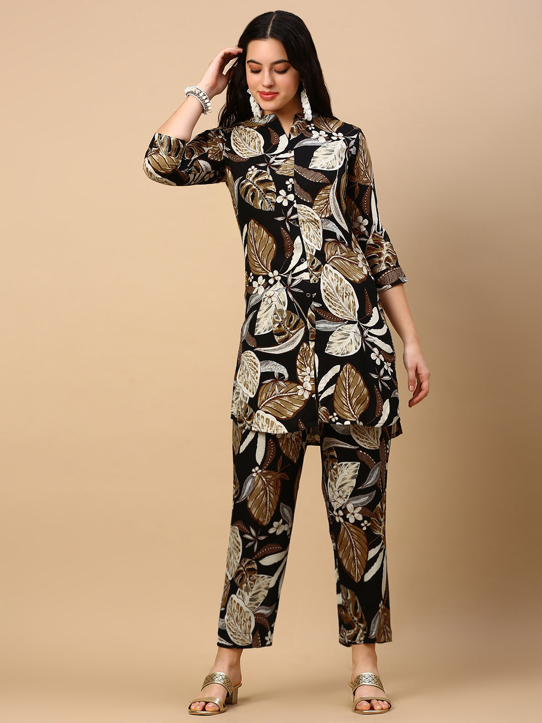 Women Floral Black Straight Kurta Set