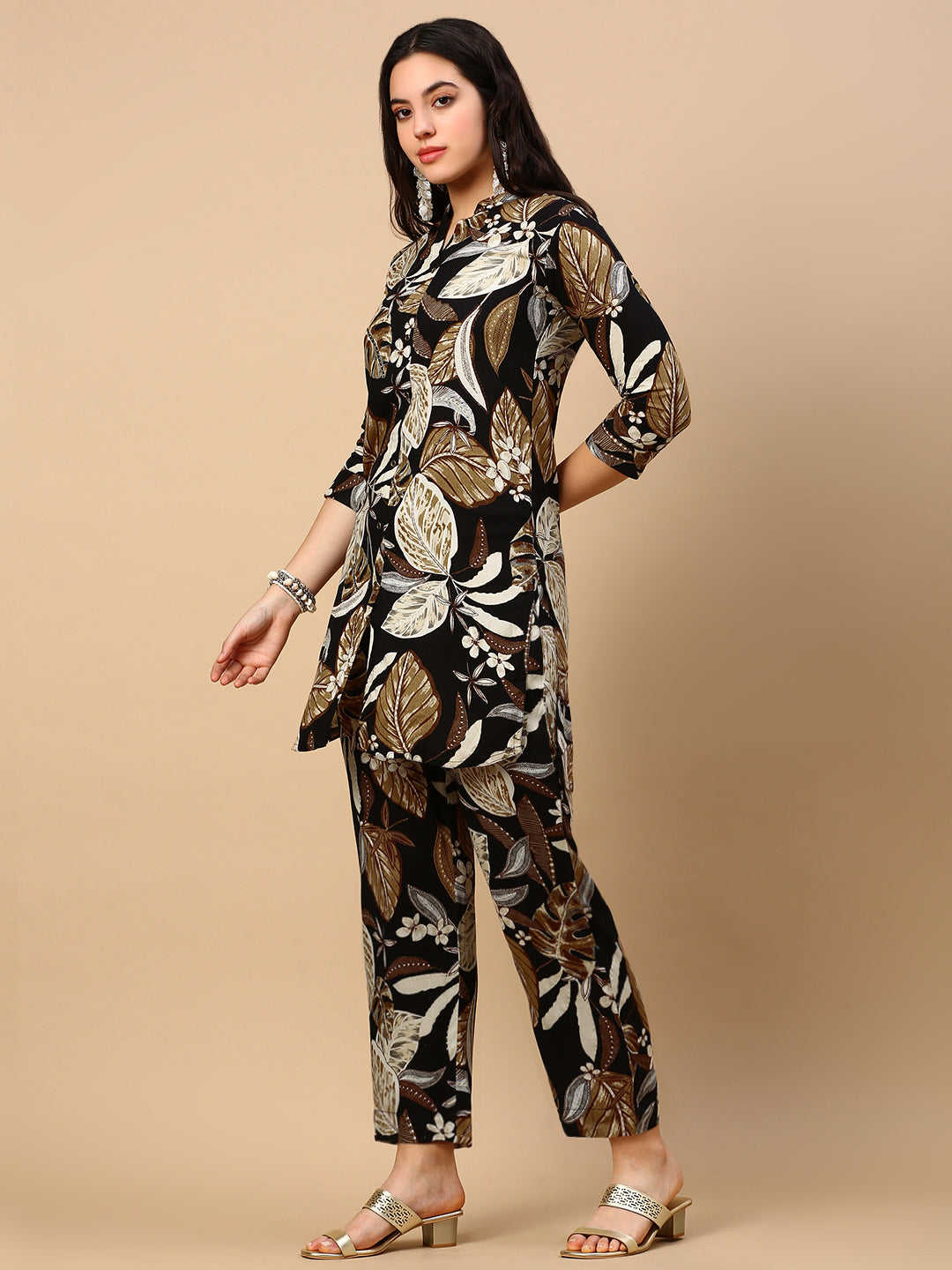 Women Floral Black Straight Kurta Set