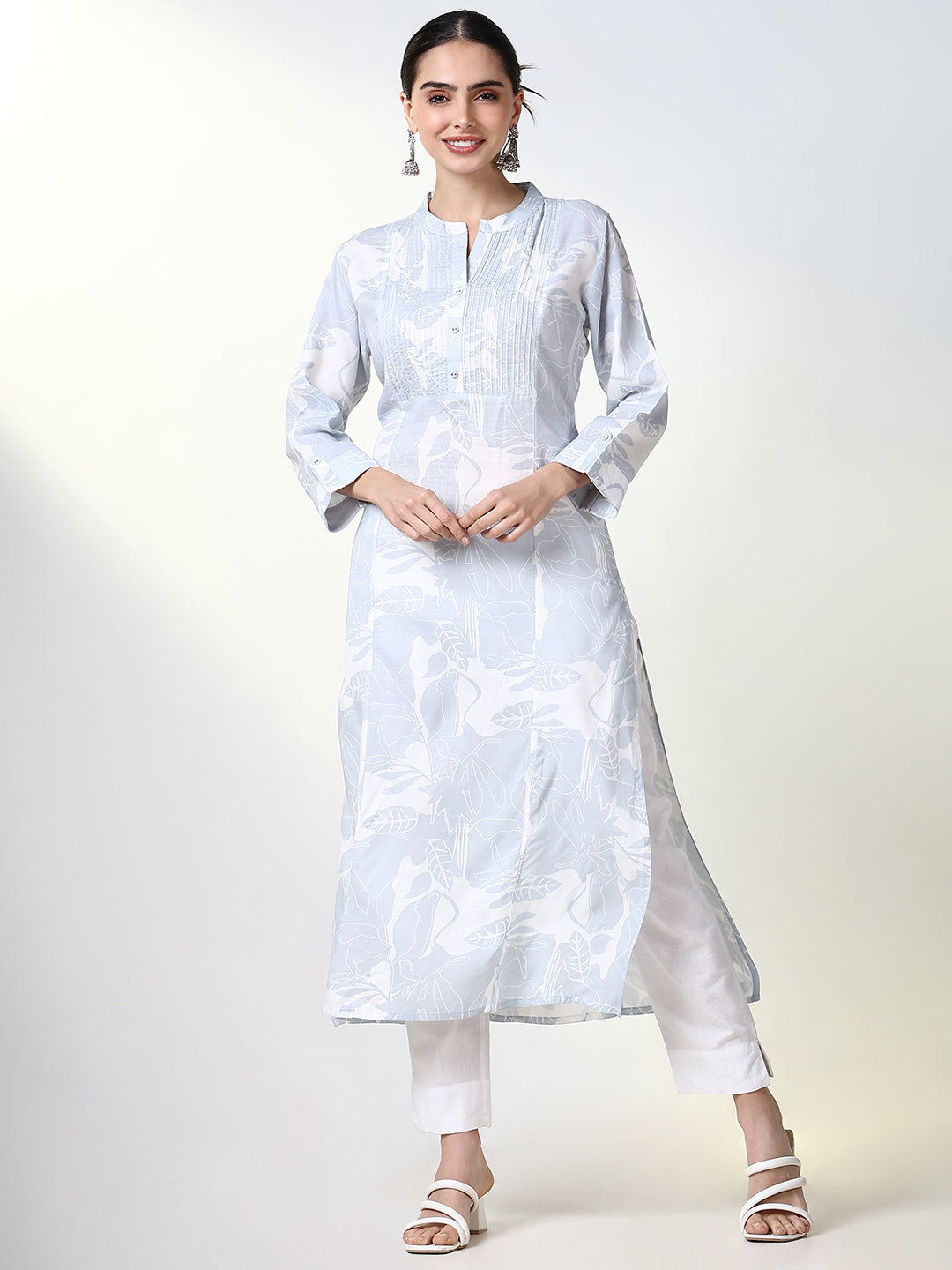 Women Blue Floral Straight Kurta